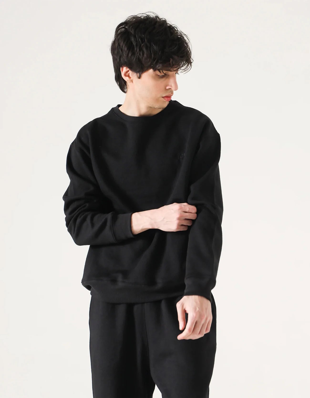 BASIC FLEECE SWEATSHIRT