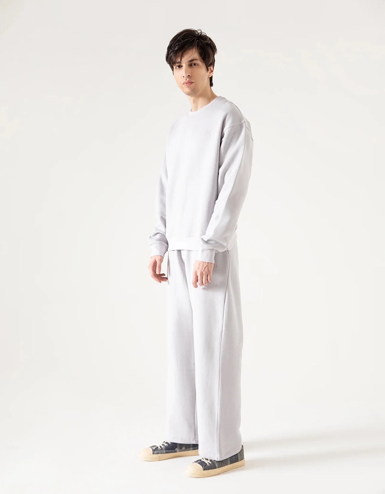 BASIC FLEECE SWEATSHIRT