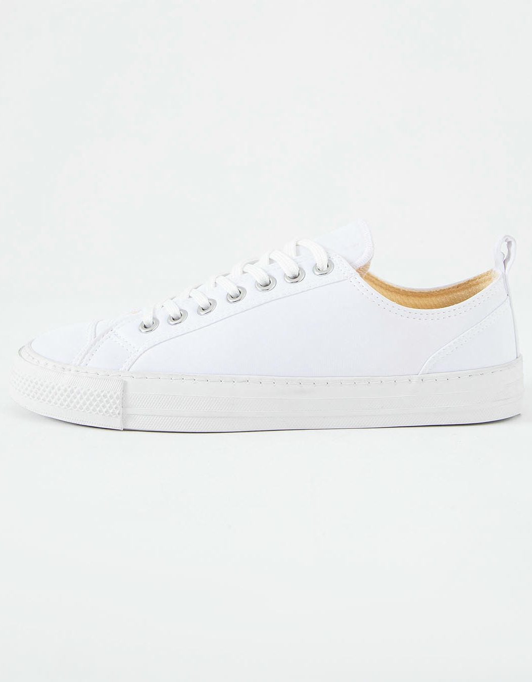 CLASSIC GO-TO LACE-UP SNEAKERS