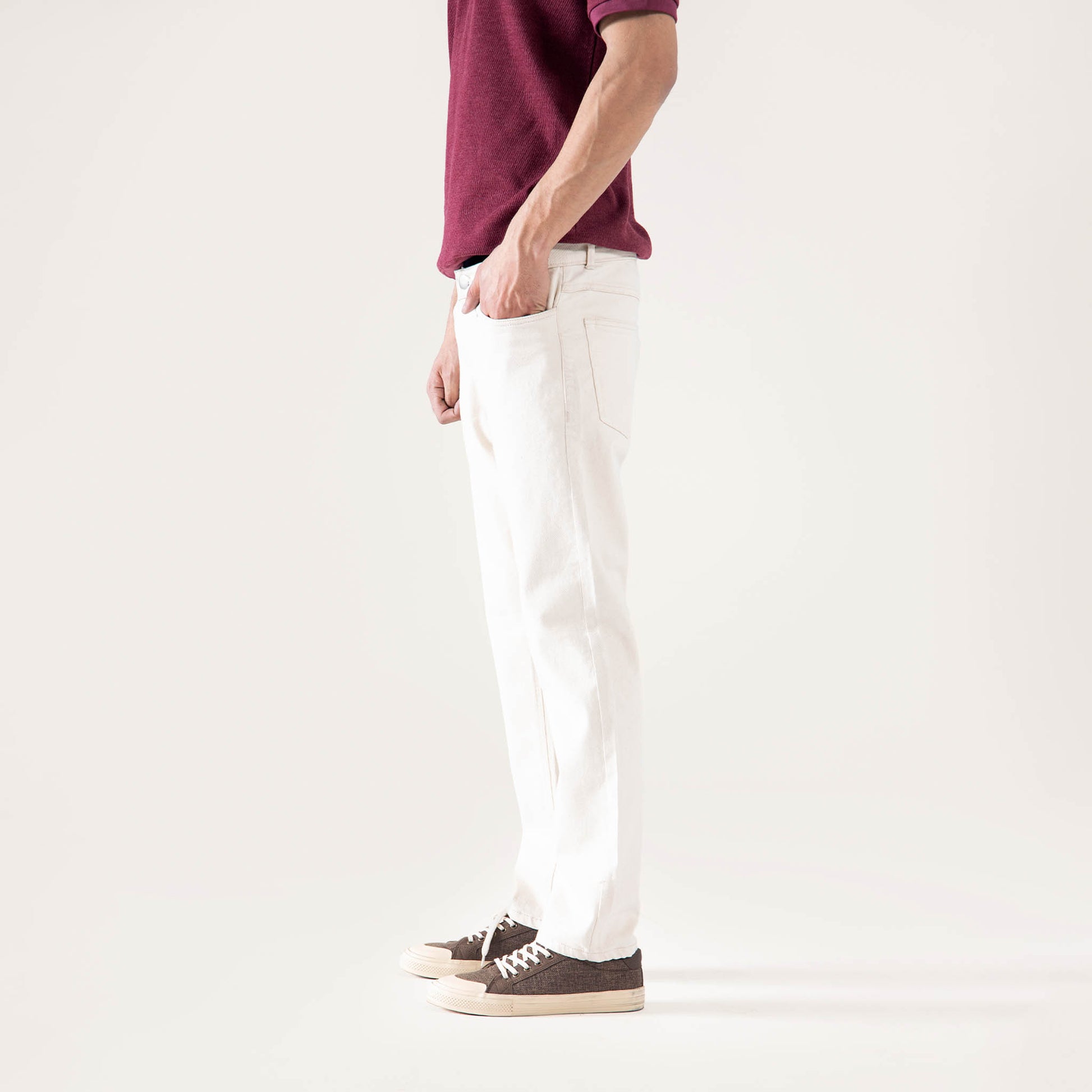 BASIC STRAIGHT JEANS