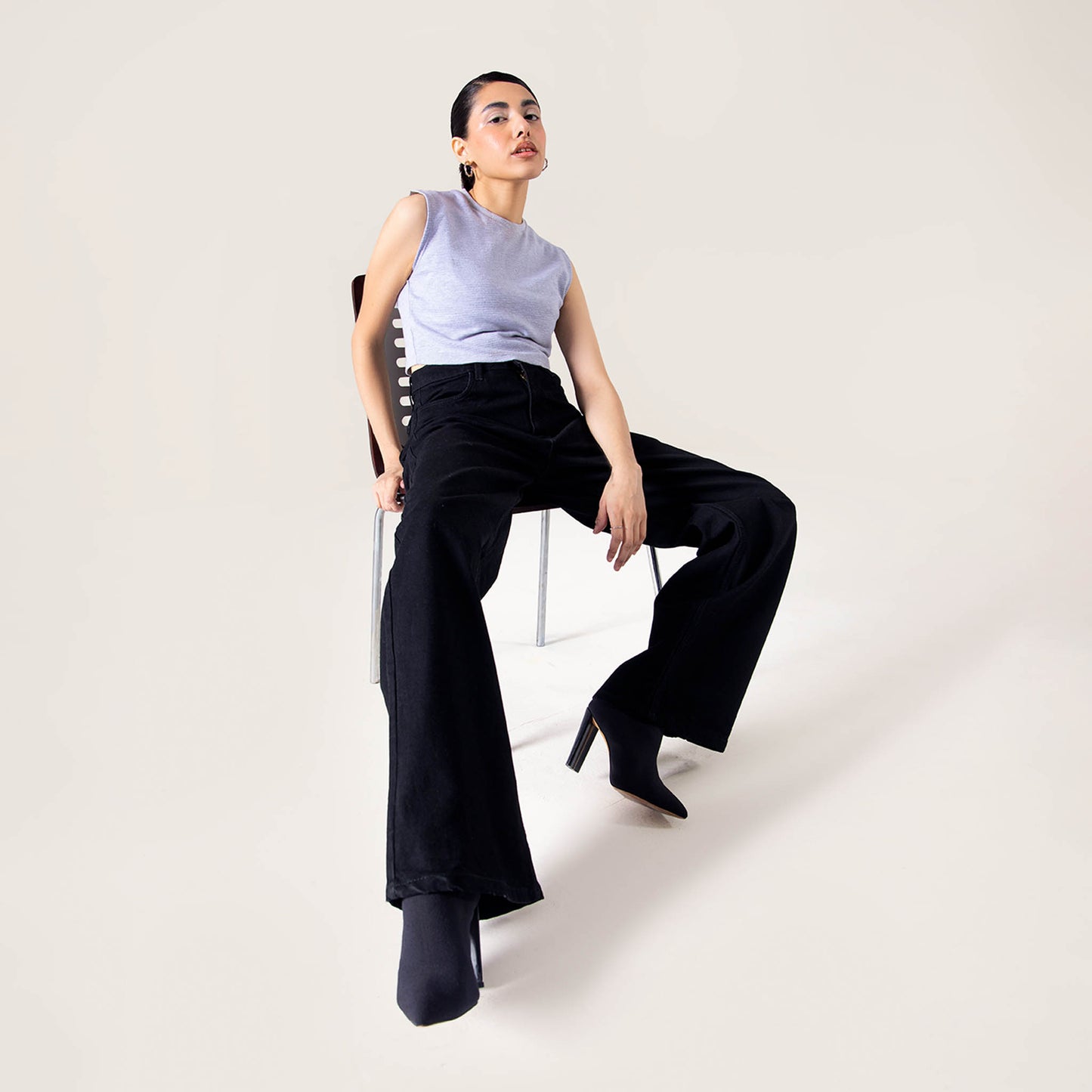 BASIC STRAIGHT JEANS