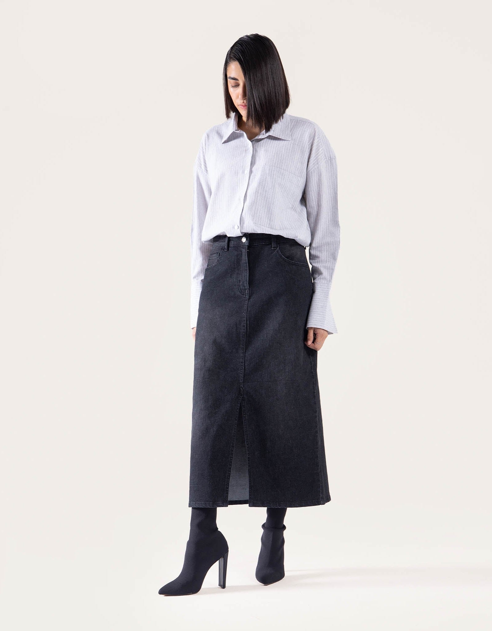 STRIPPED BUTTON DOWN SHIRT