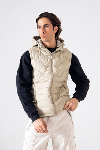 HOODED PUFFER VEST