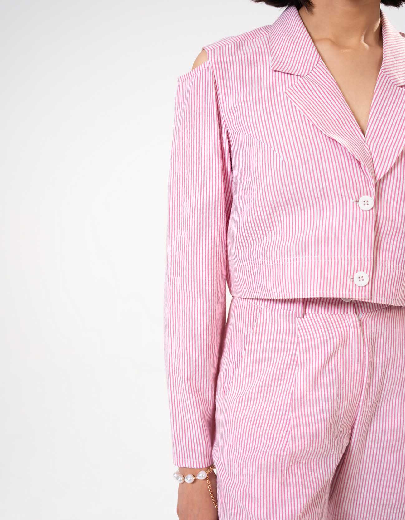 TEXTURED STRIPED CROPPED BLAZER