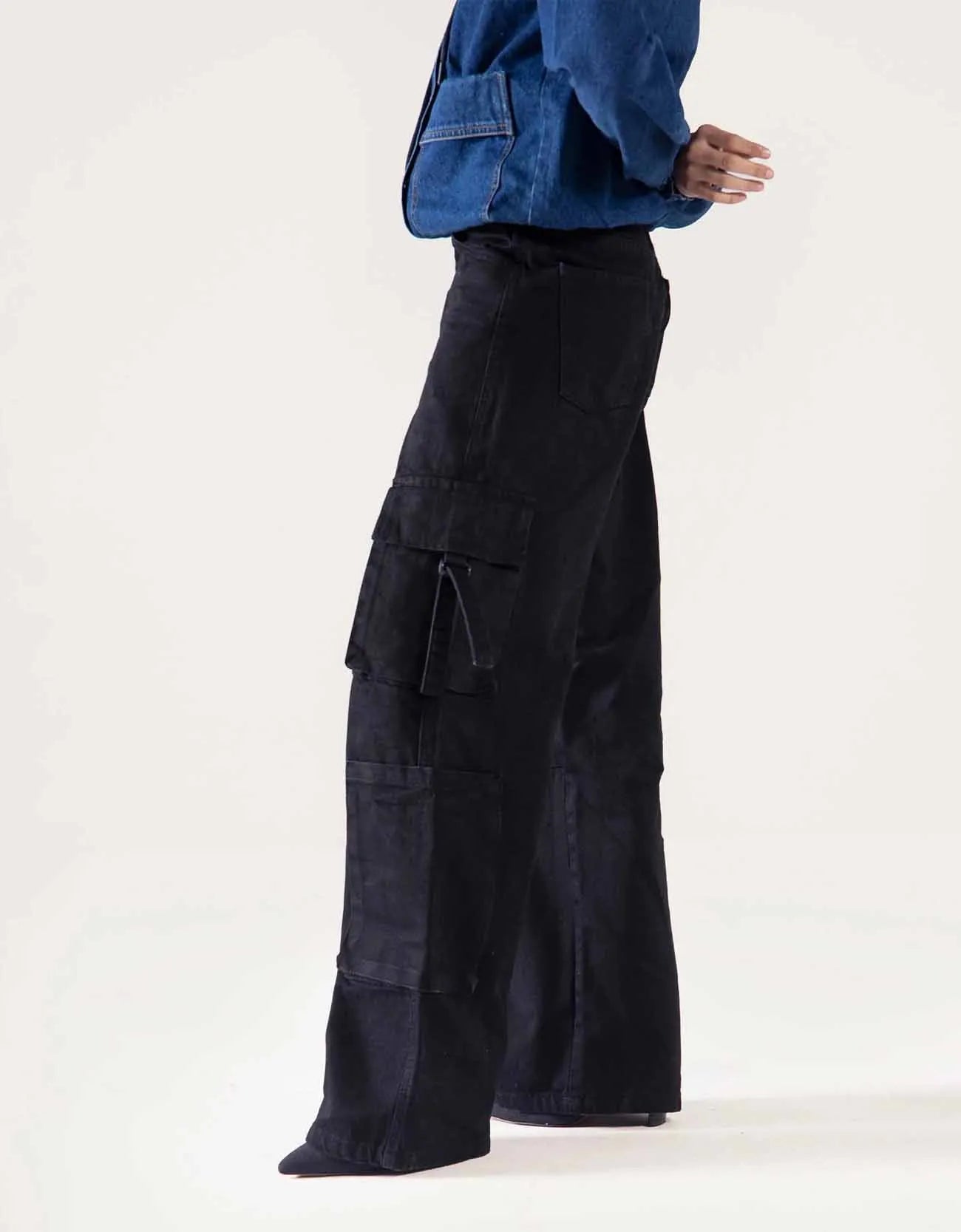WIDE LEG CARGO JEANS