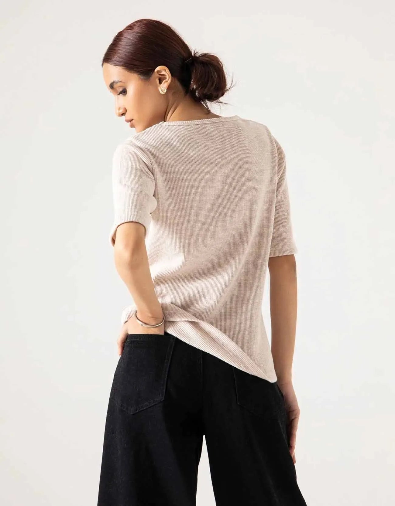 BASIC TEXTURED TEE
