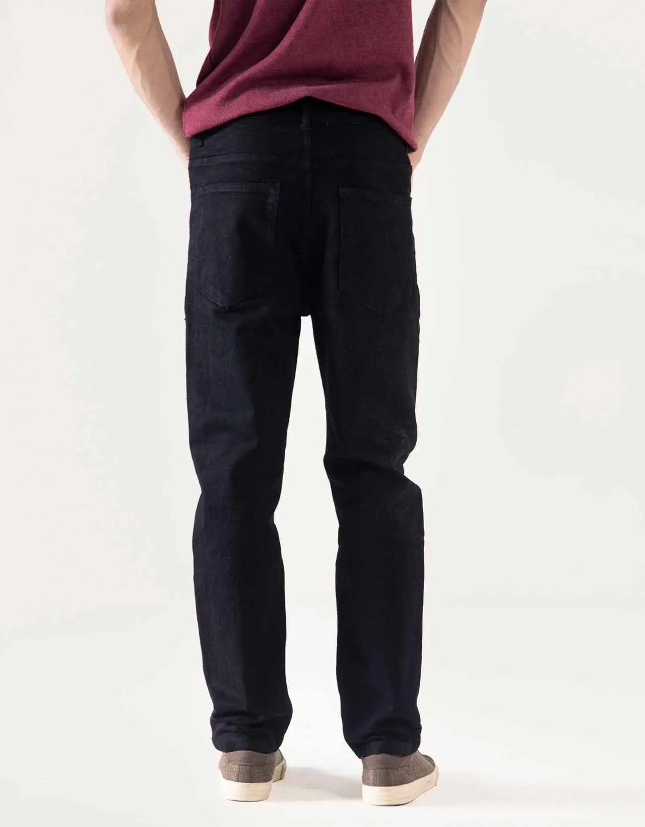 BASIC STRAIGHT JEANS