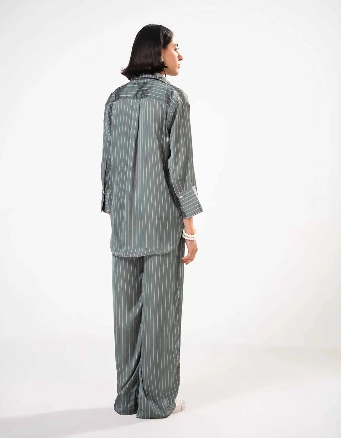 STRIPED BUTTON DOWN SHIRT