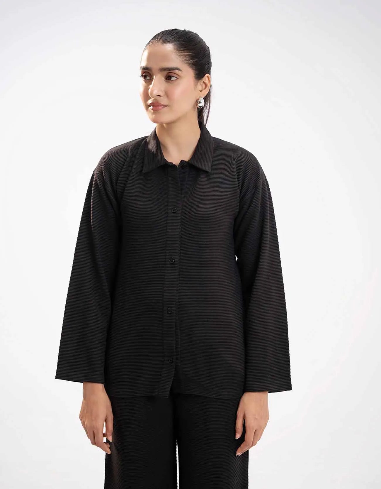 TEXTURED BUTTON DOWN SHIRT