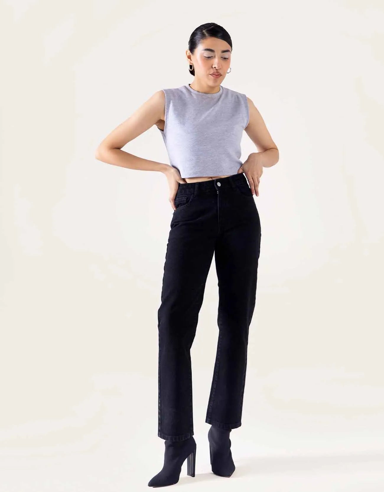 BASIC STRAIGHT JEANS