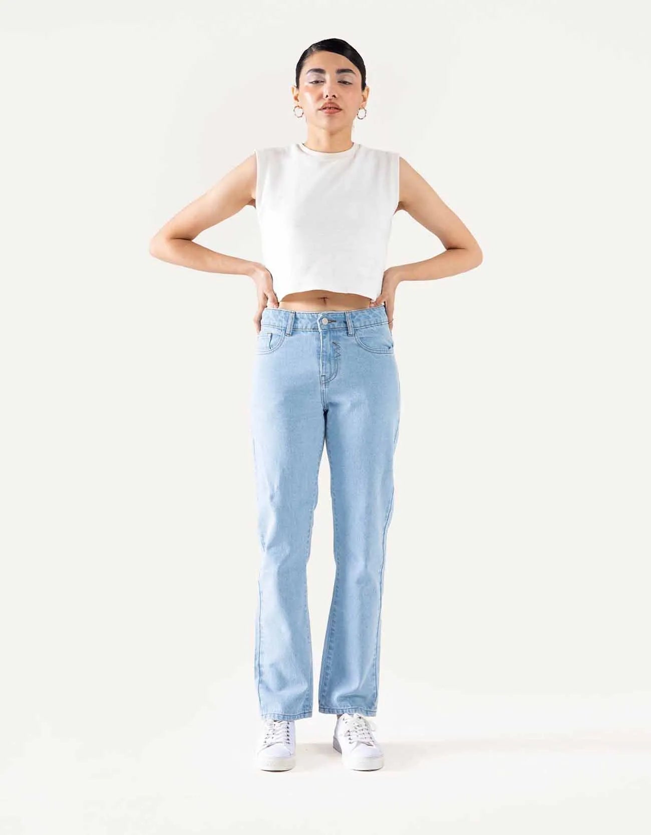 BASIC STRAIGHT JEANS
