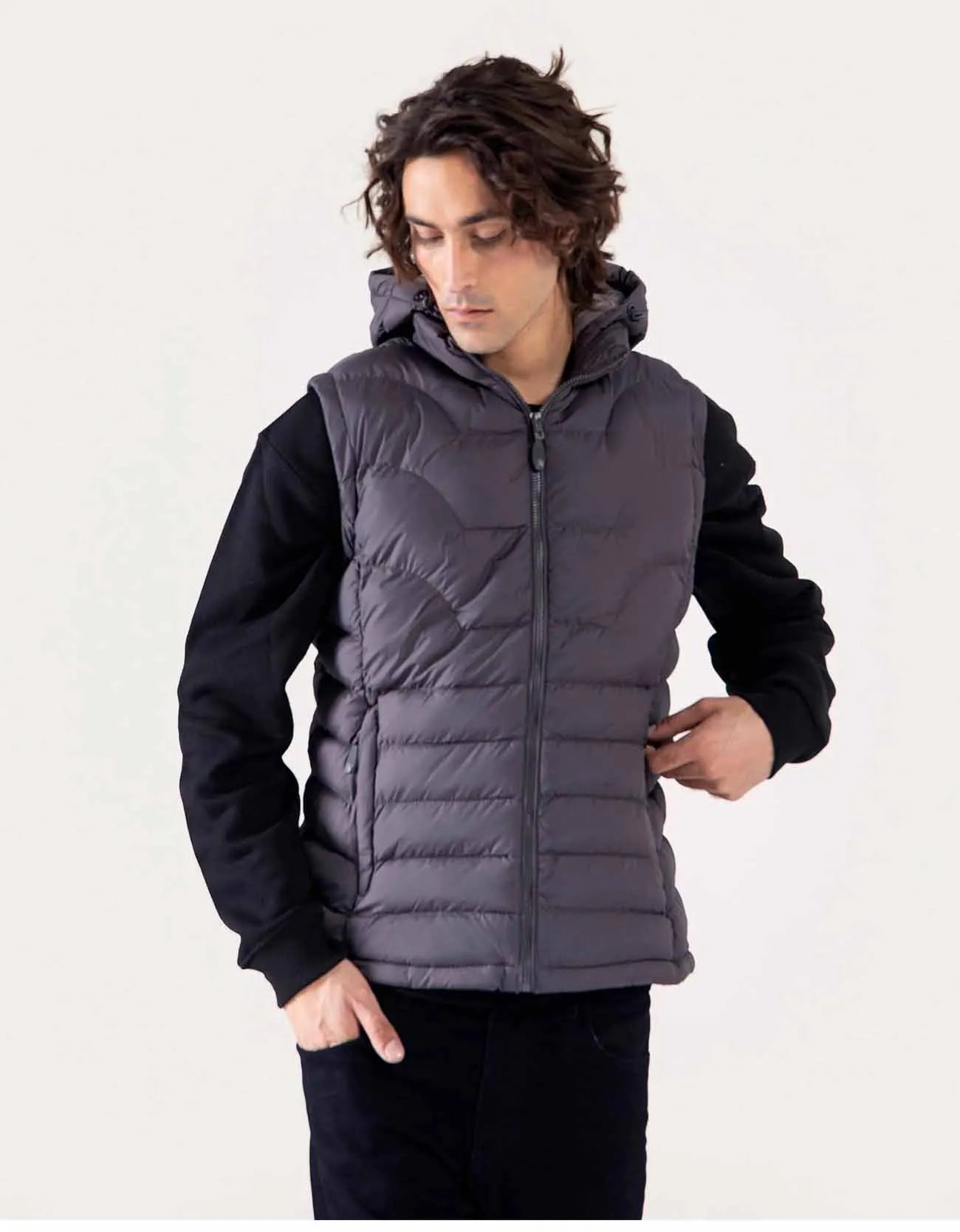 HOODED PUFFER VEST