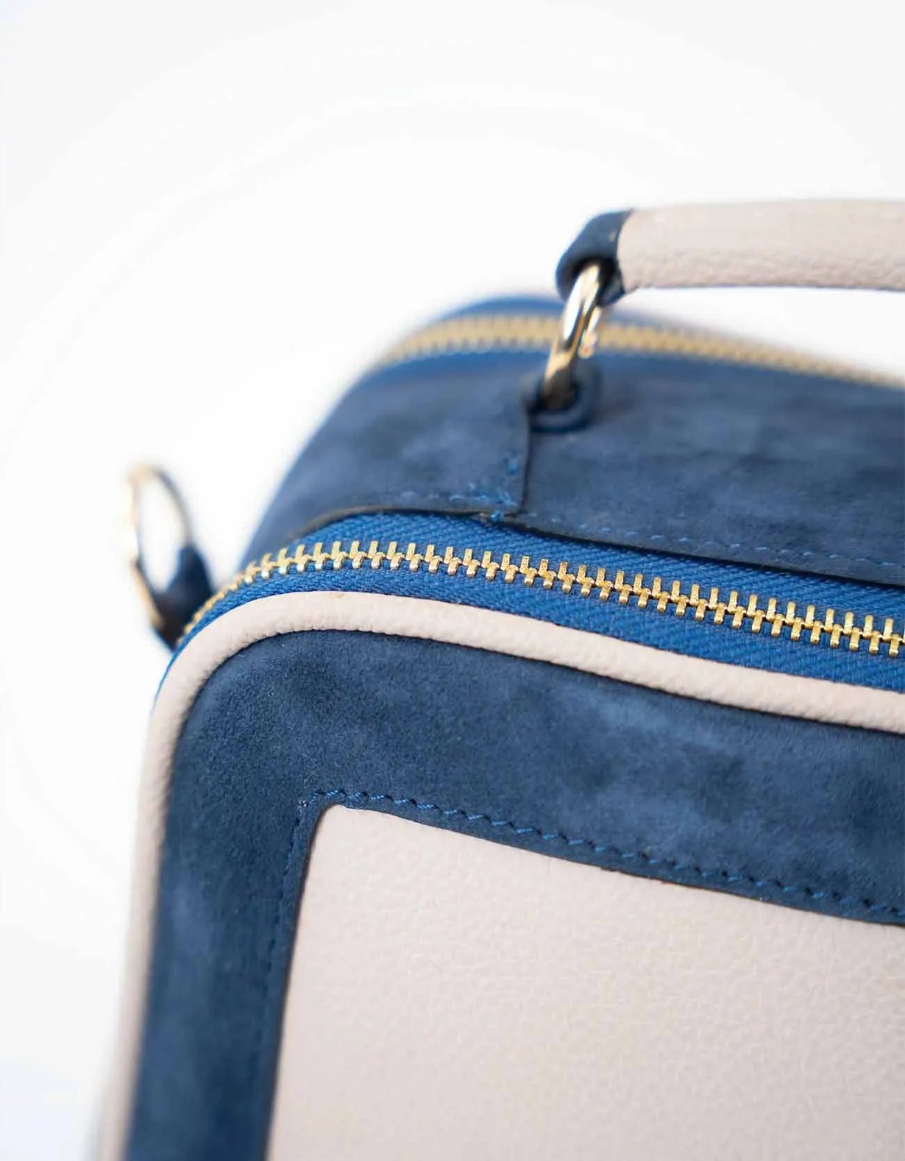 TEXTURED CONTRAST LEATHER CROSSBODY BAG