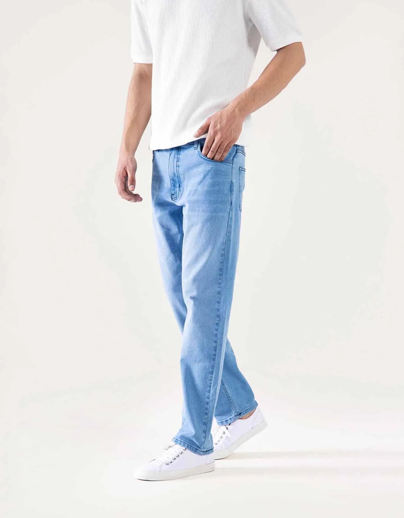 BASIC STRAIGHT JEANS