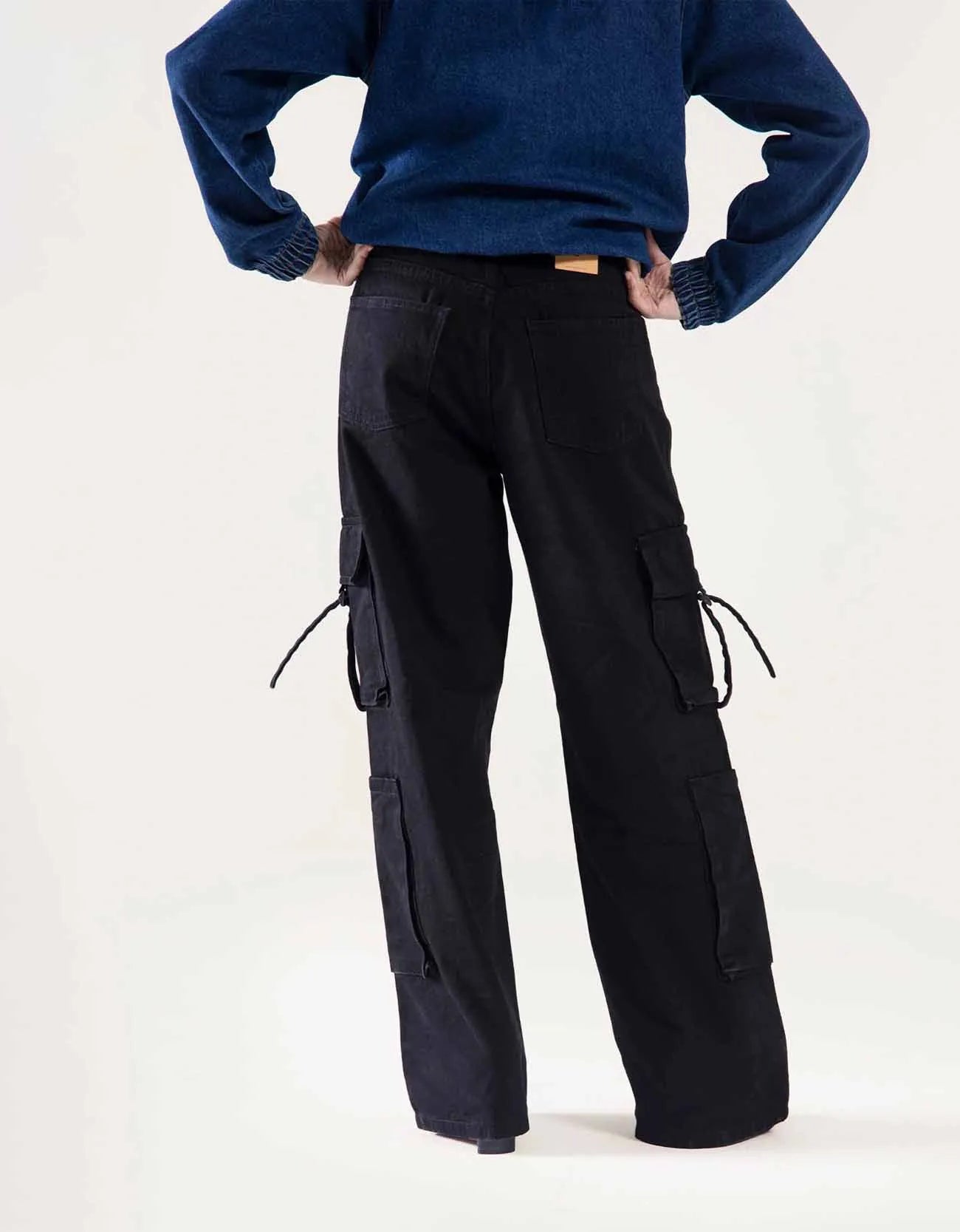 WIDE LEG CARGO JEANS