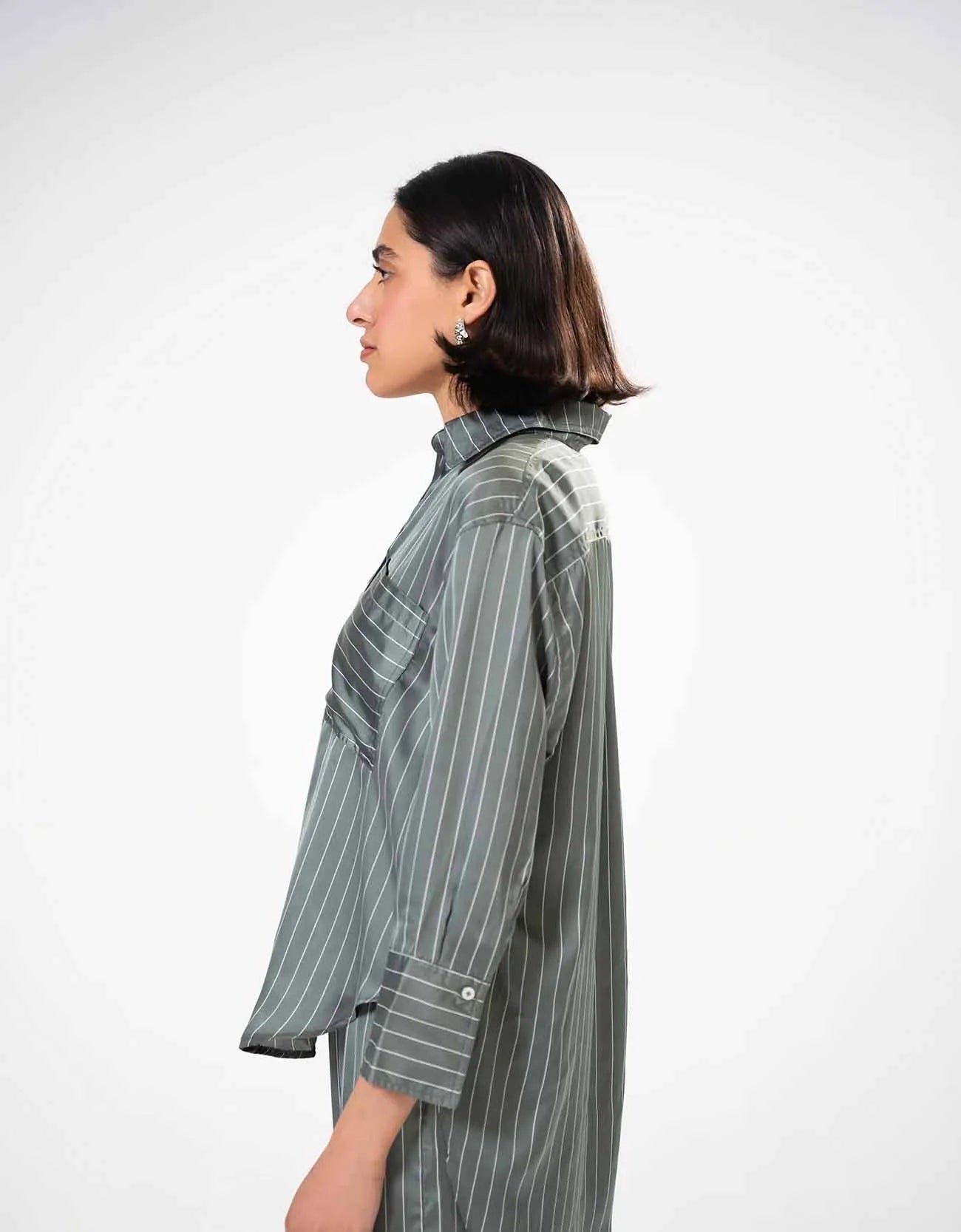 STRIPED BUTTON DOWN SHIRT