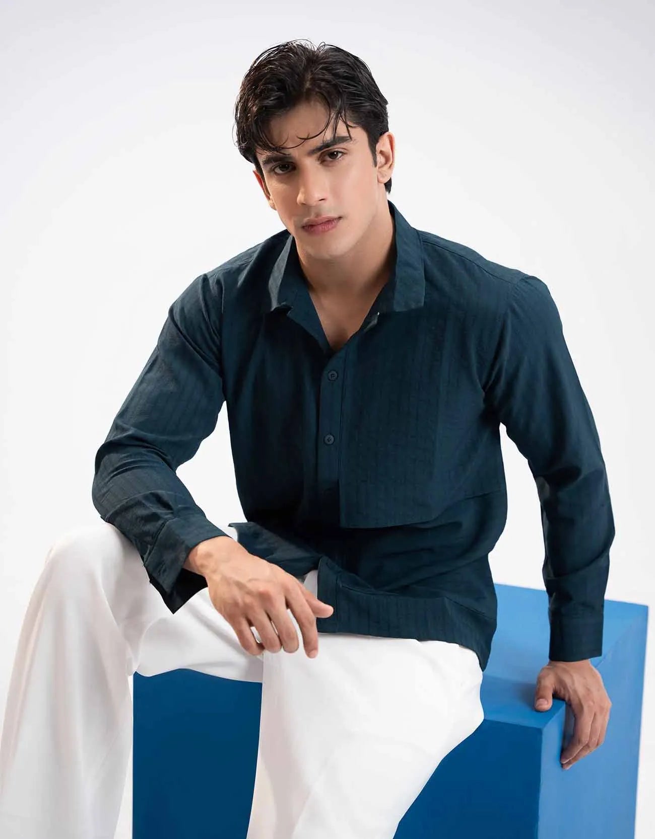 MEN’S BUTTON DOWN SHIRT WITH FLAP POCKET