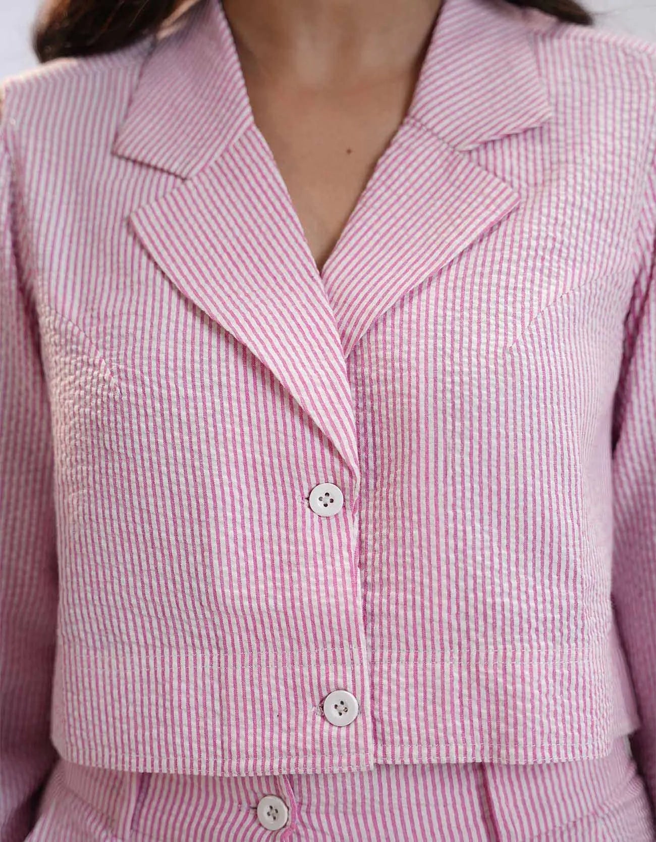 TEXTURED STRIPED CROPPED BLAZER