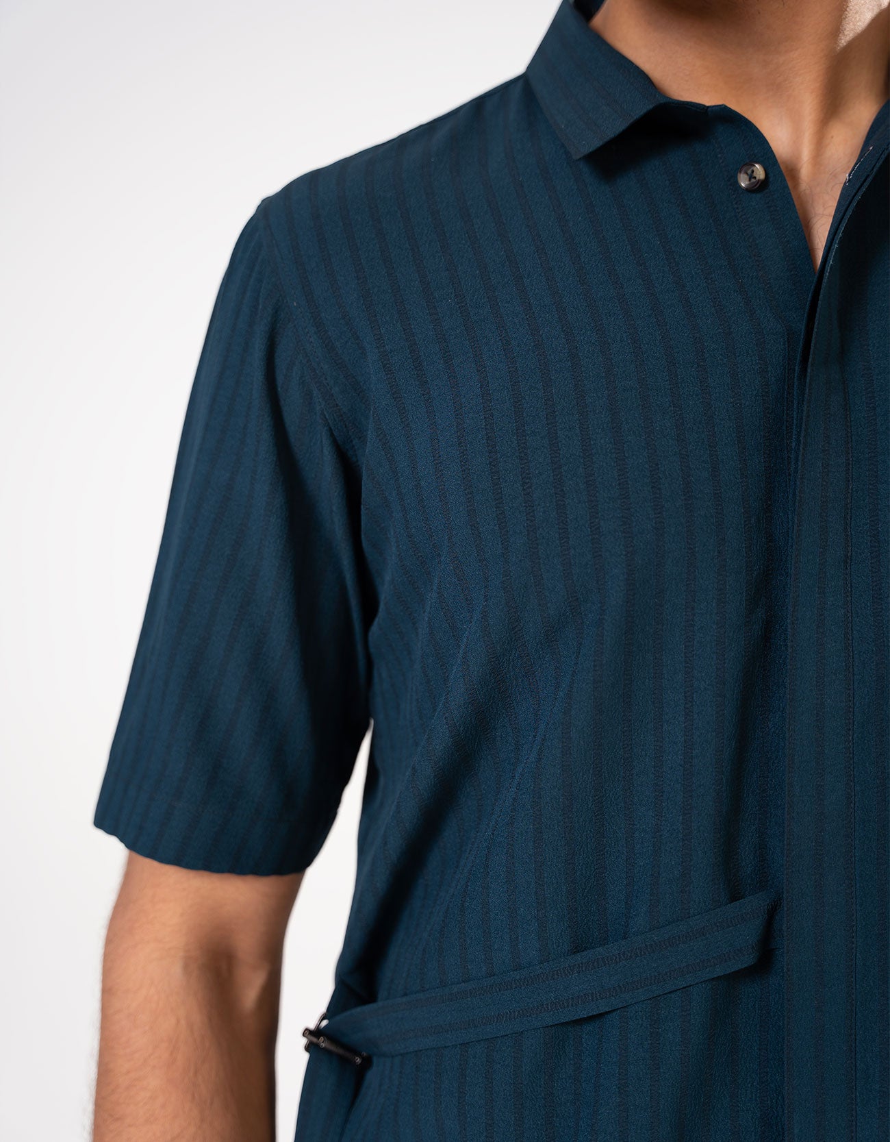 BOXY FIT CROSS OVER SHIRT