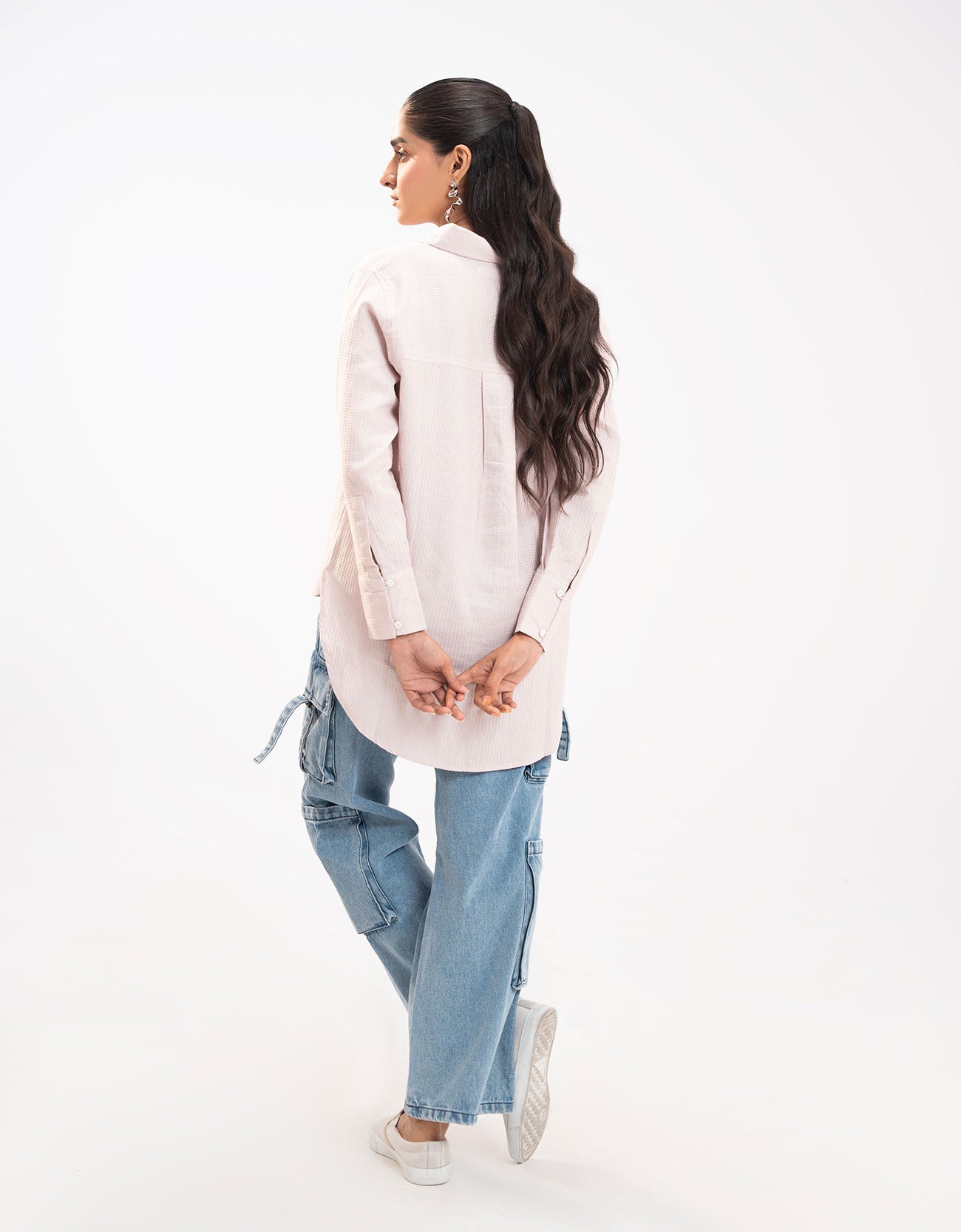 TEXTURED BUTTON DOWN SHIRT