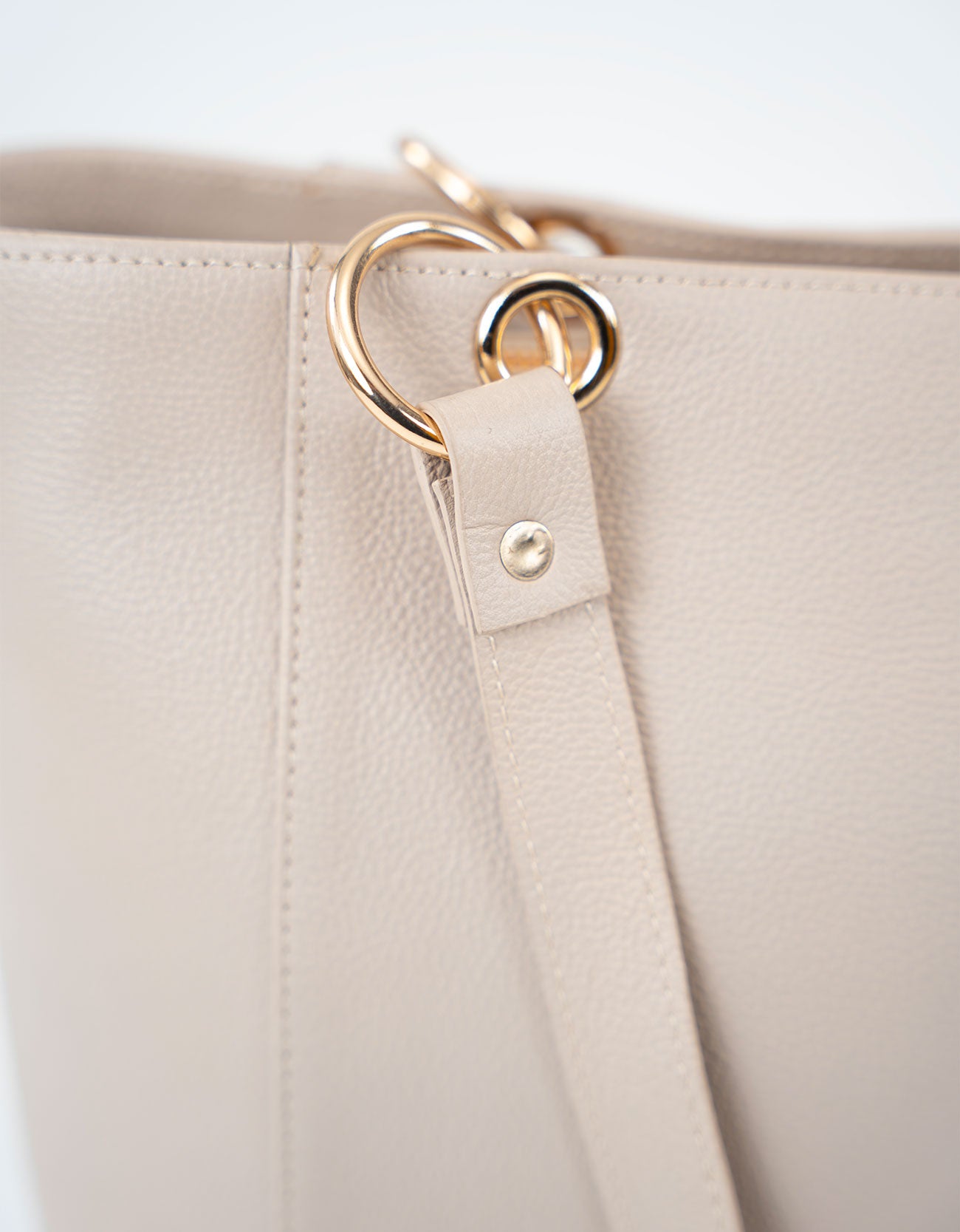 GO-TO LEATHER TOTE BAG