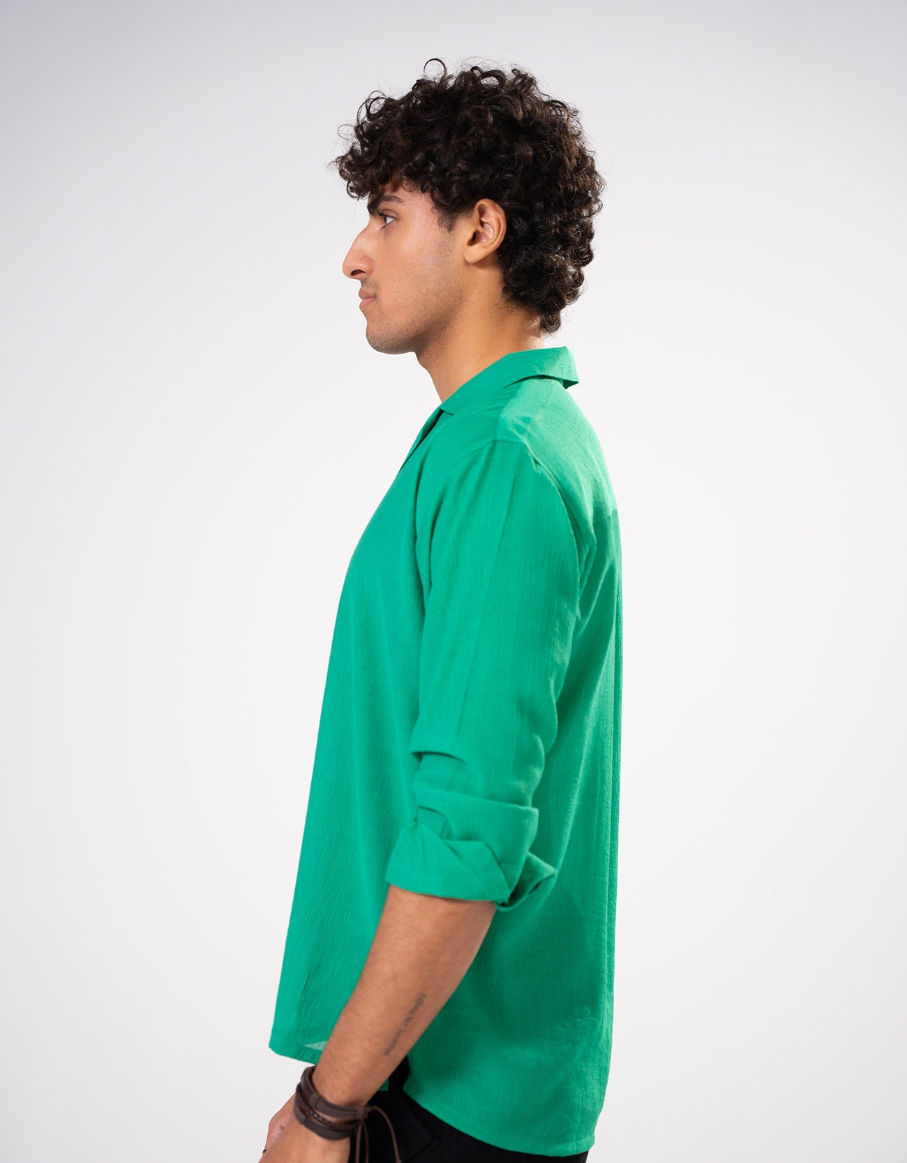 TEXTURED BUTTON DOWN SHIRT