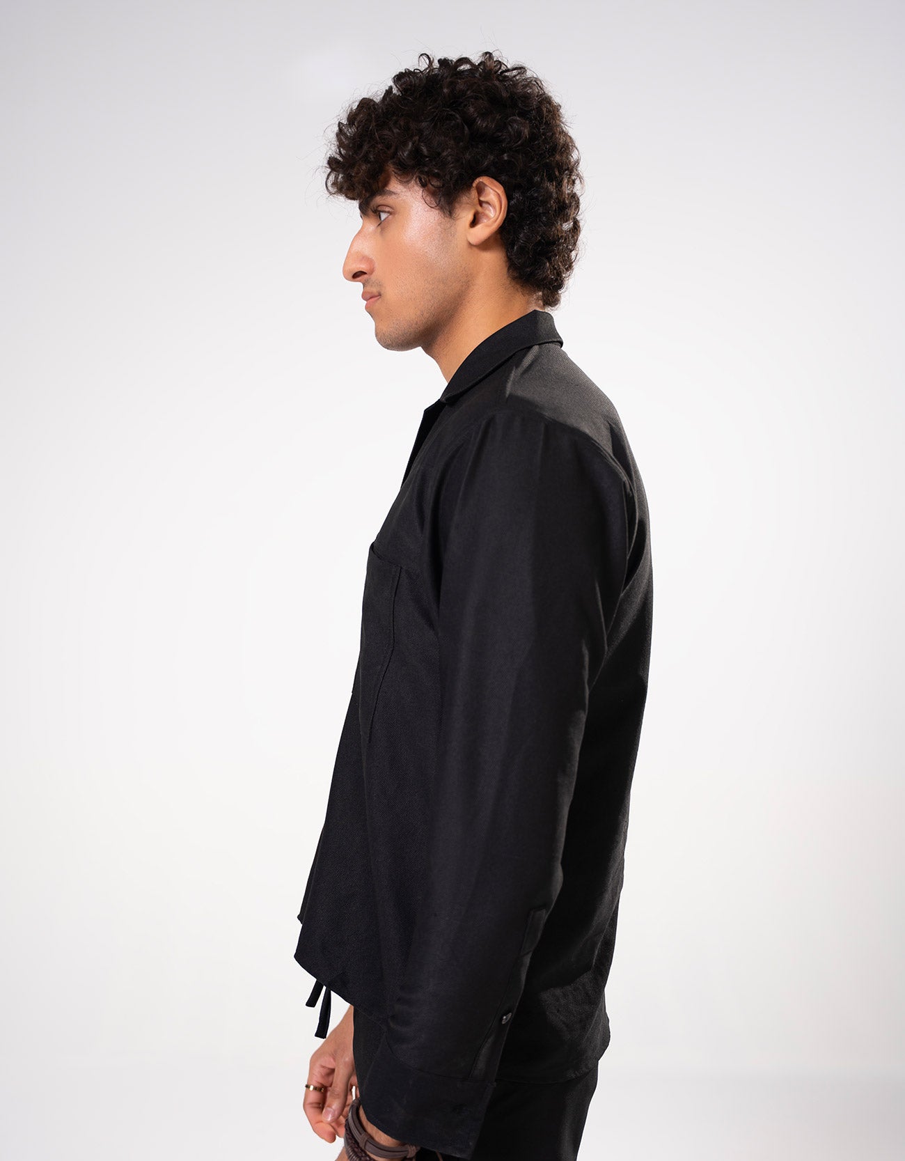 TEXTURED BUTTON DOWN SHIRT