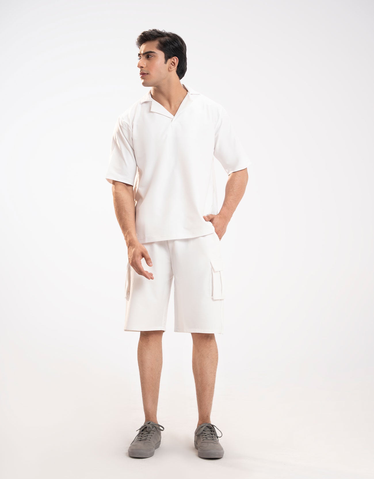 RELAXED FIT CARGO SHORTS