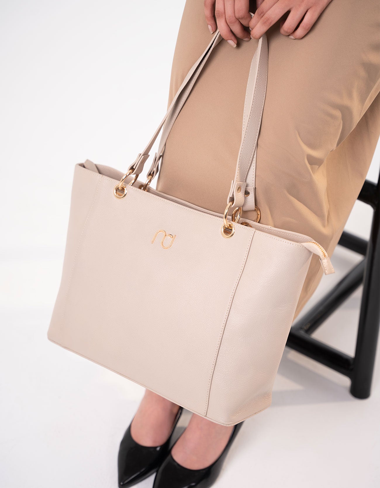 GO-TO LEATHER TOTE BAG