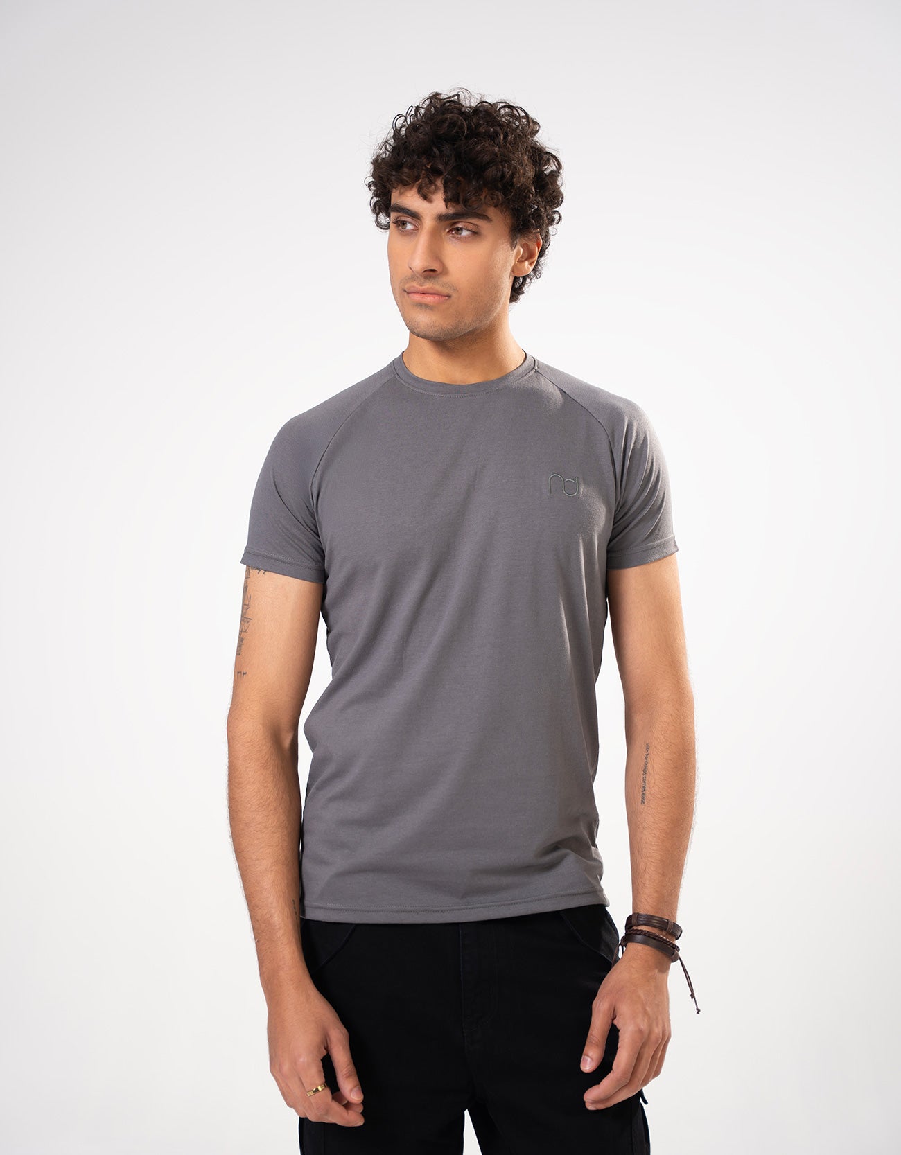 MEN'S REGULAR FIT RAGLAN SLEEVE TEE-SHIRT