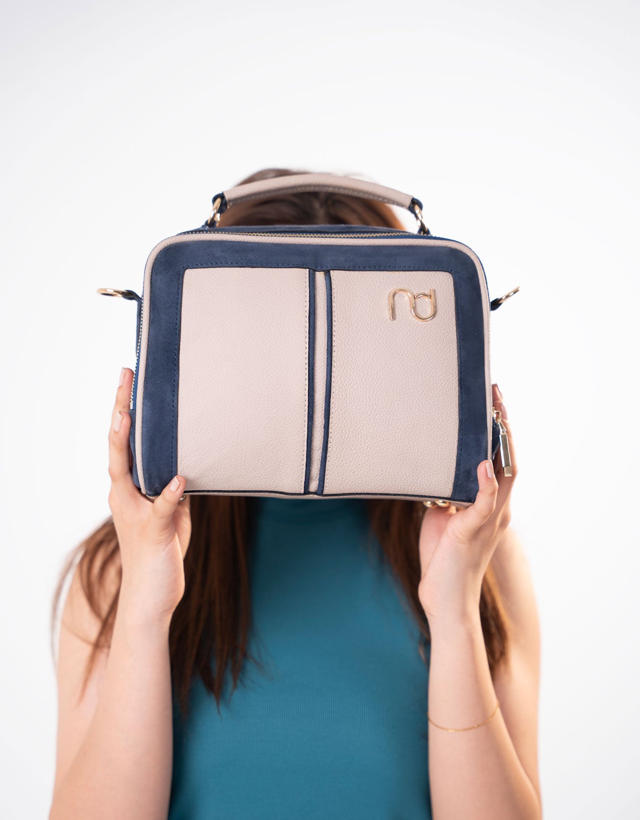 TEXTURED CONTRAST LEATHER CROSSBODY BAG