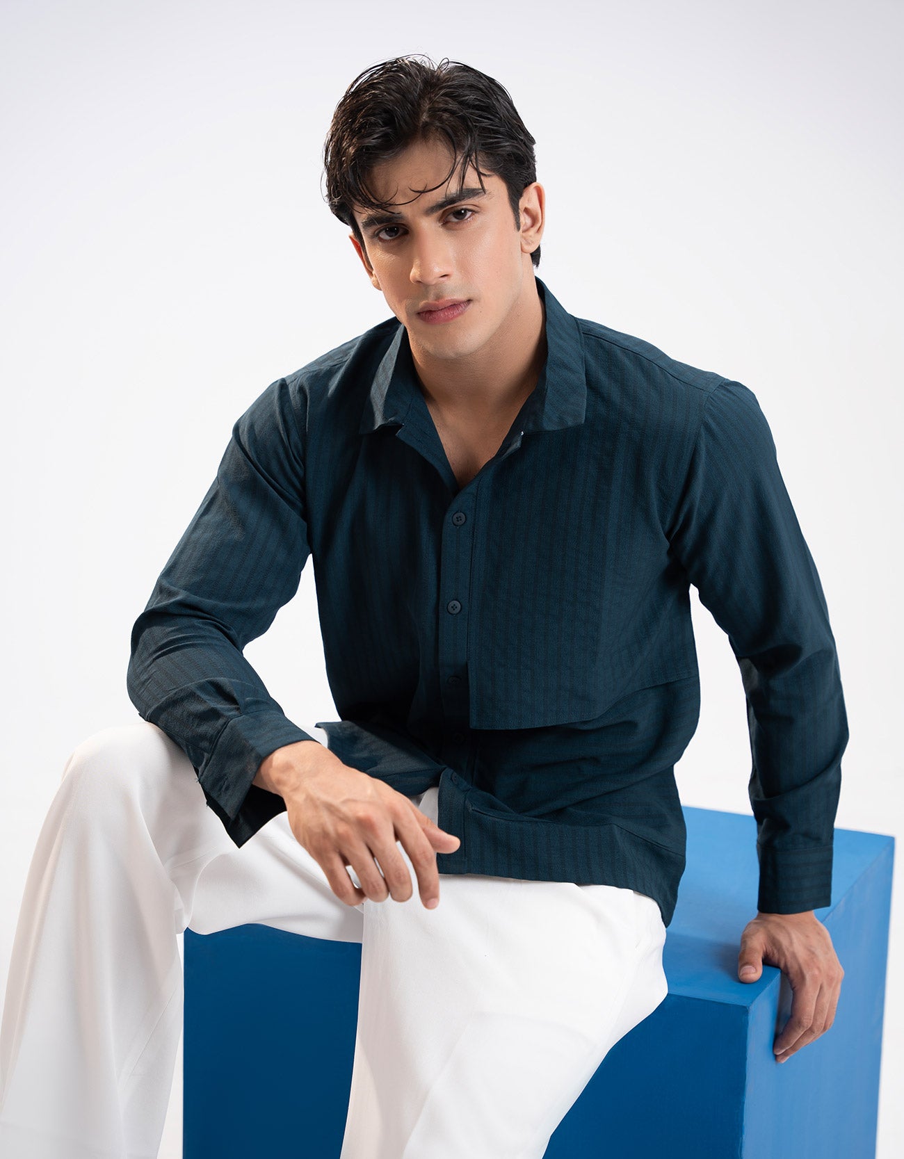 MEN’S BUTTON DOWN SHIRT WITH FLAP POCKET