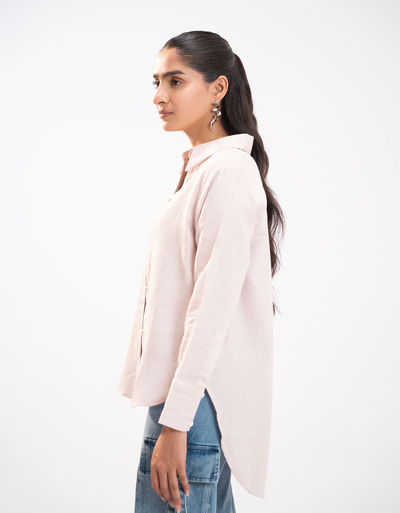 TEXTURED BUTTON DOWN SHIRT