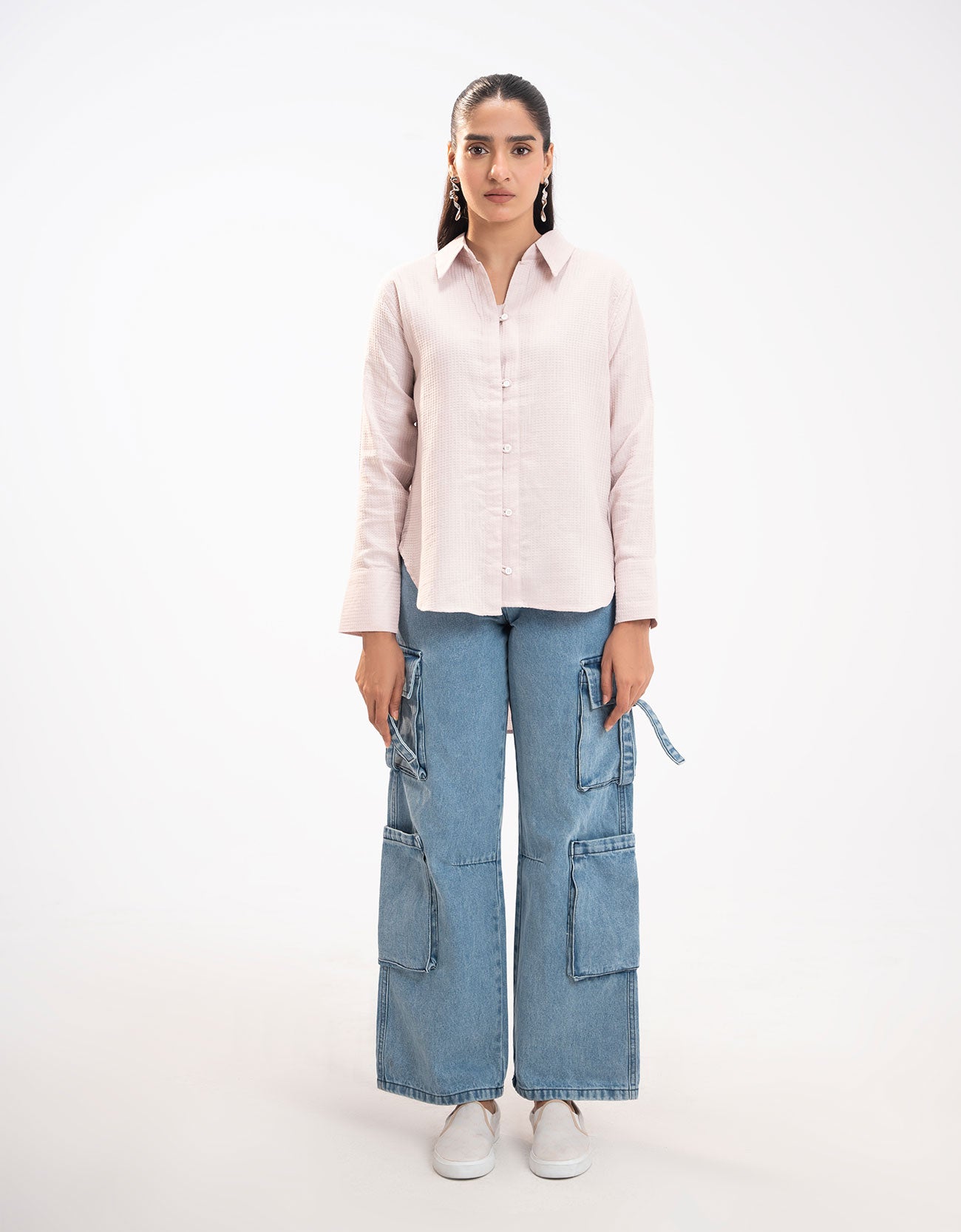 TEXTURED BUTTON DOWN SHIRT