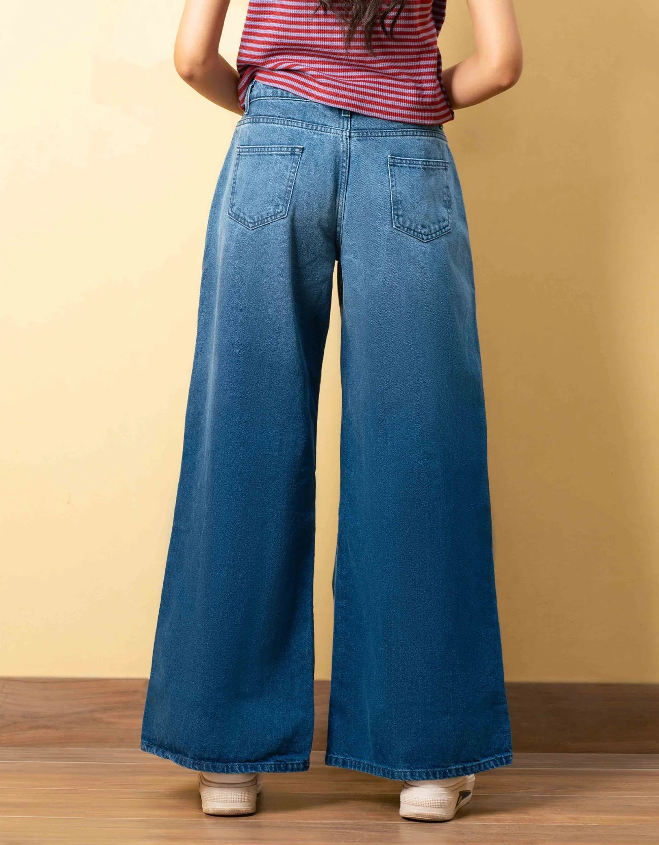 WIDE LEG BOOTCUT JEANS