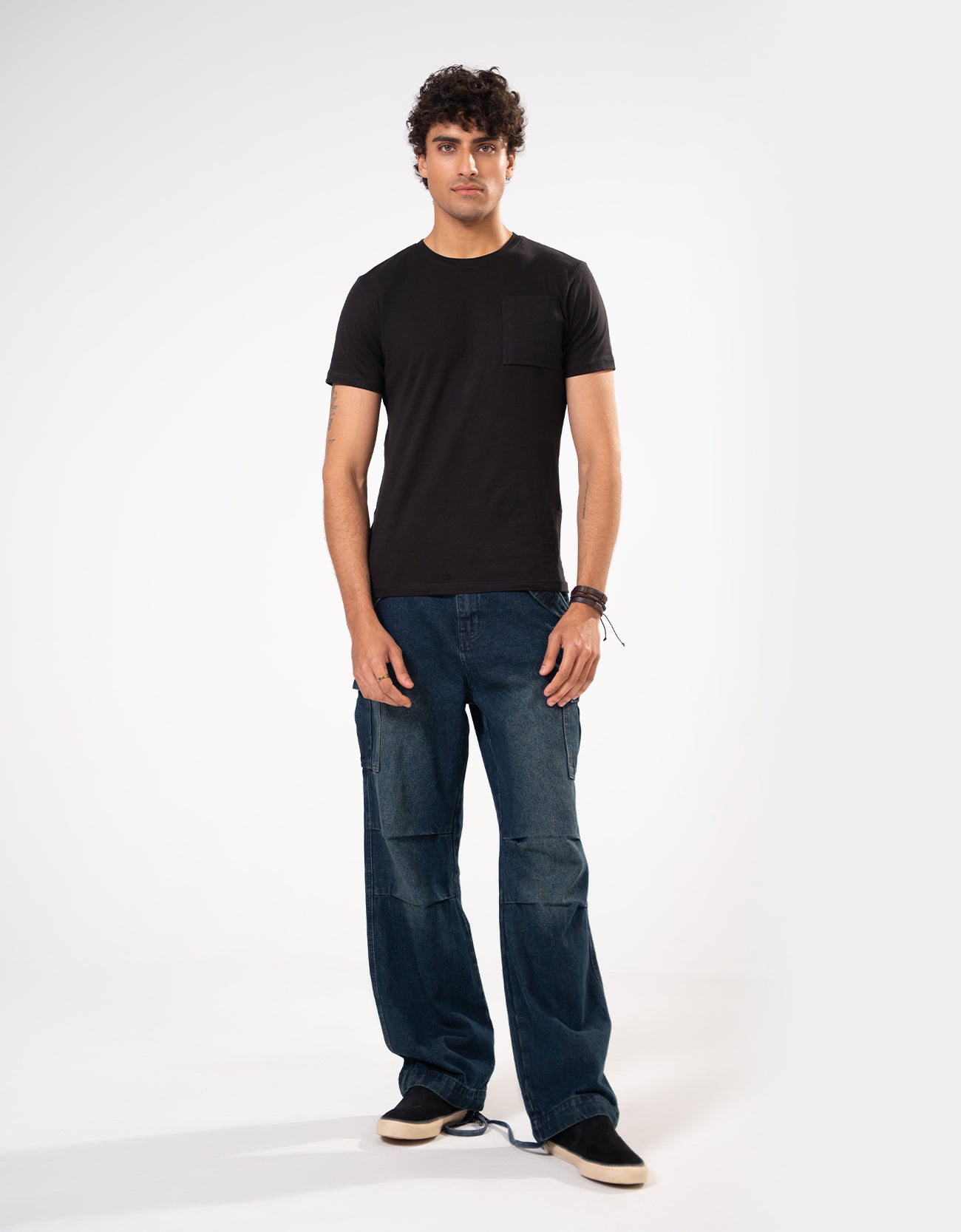 PATCH POCKET CREW NECK TEE