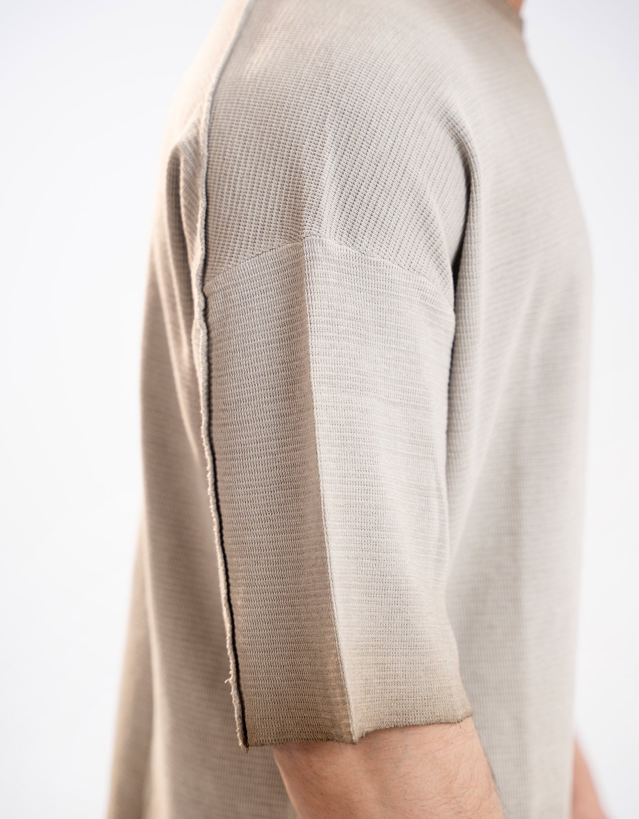 TEXTURED TIE-DYE T-SHIRT