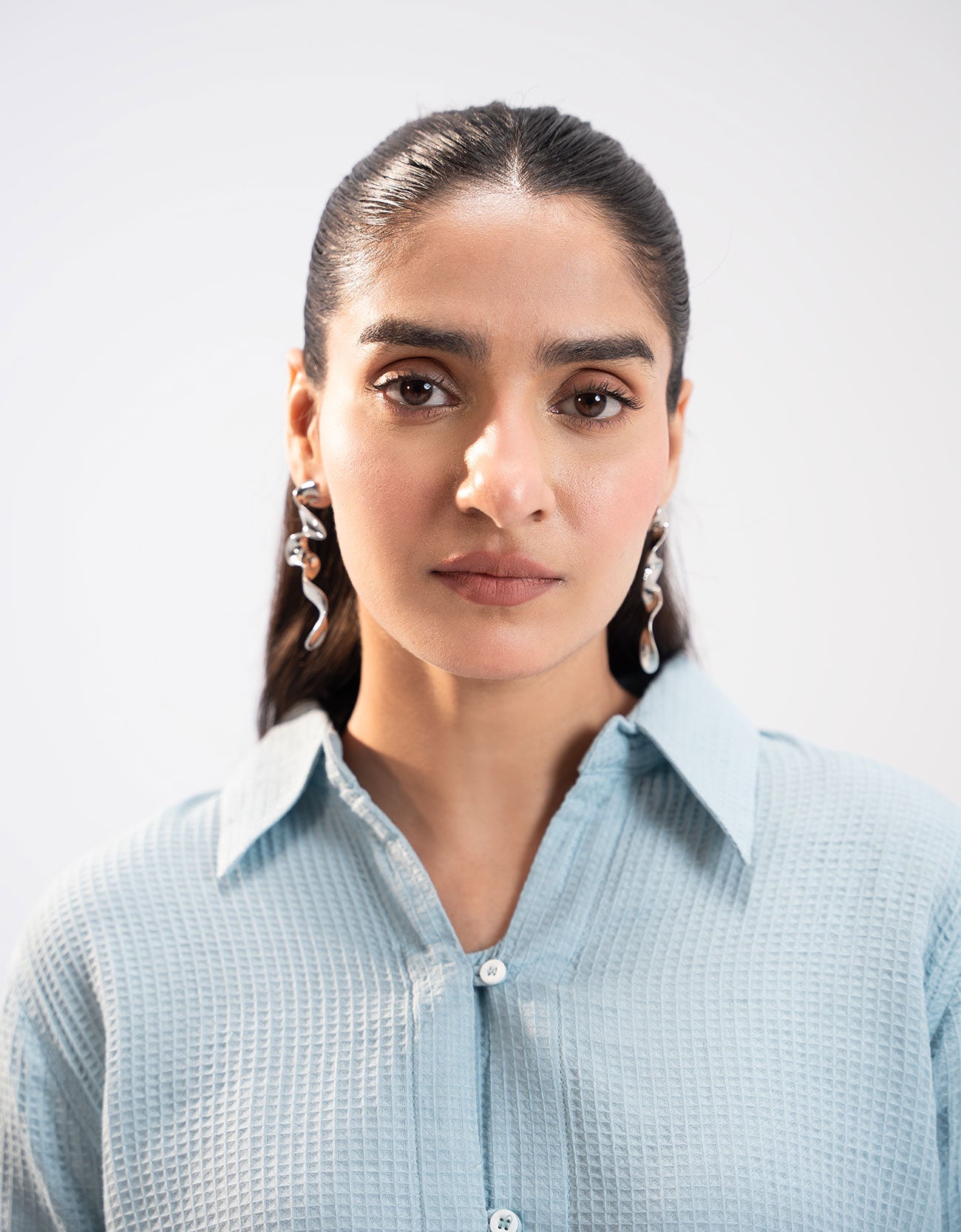 TEXTURED BUTTON DOWN SHIRT