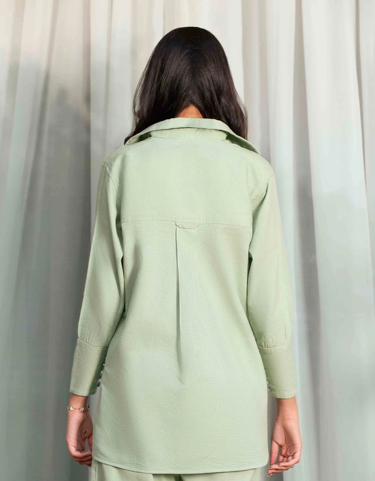 JACQUARD COLLARED BACK TALE SHIRT