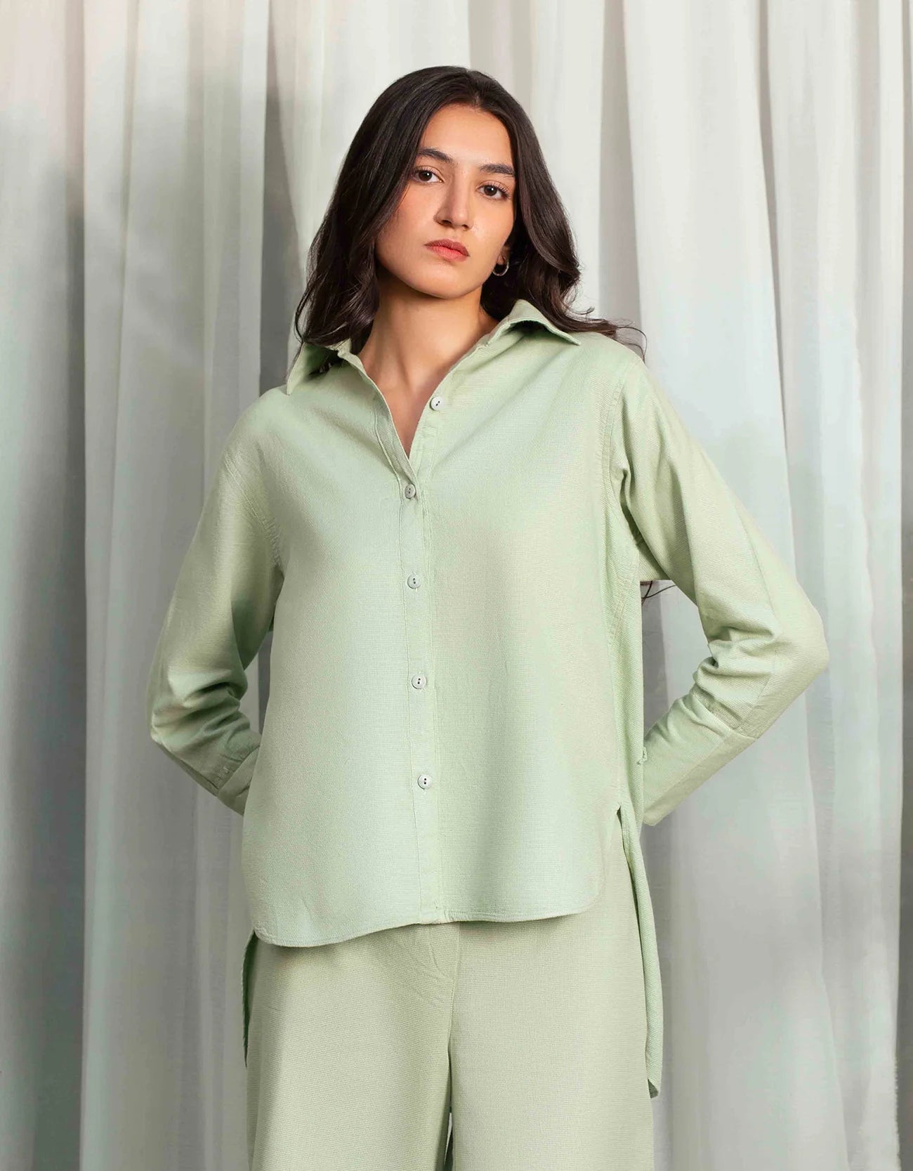 JACQUARD COLLARED BACK TALE SHIRT