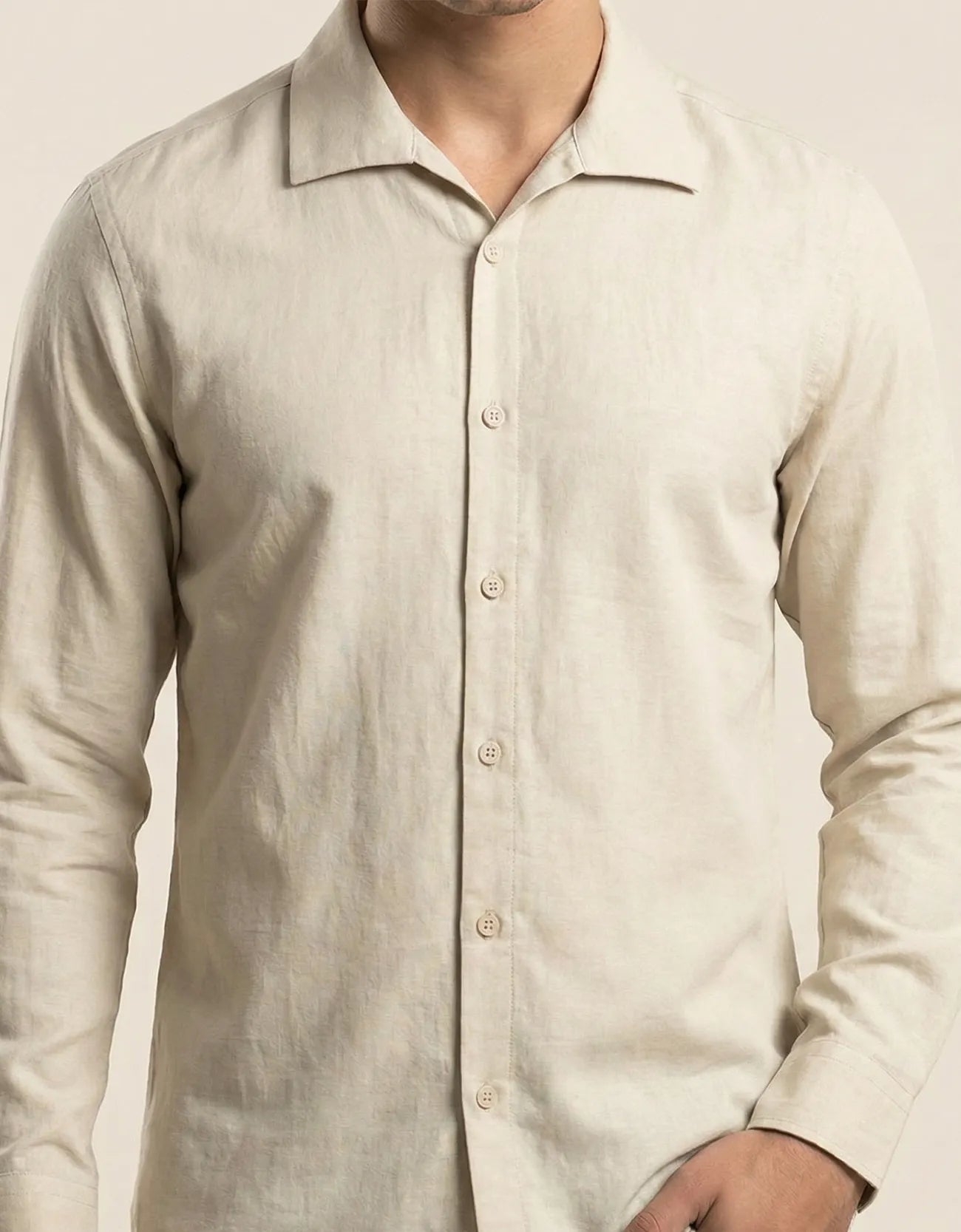 CLASSIC BUTTON-UP SHIRT