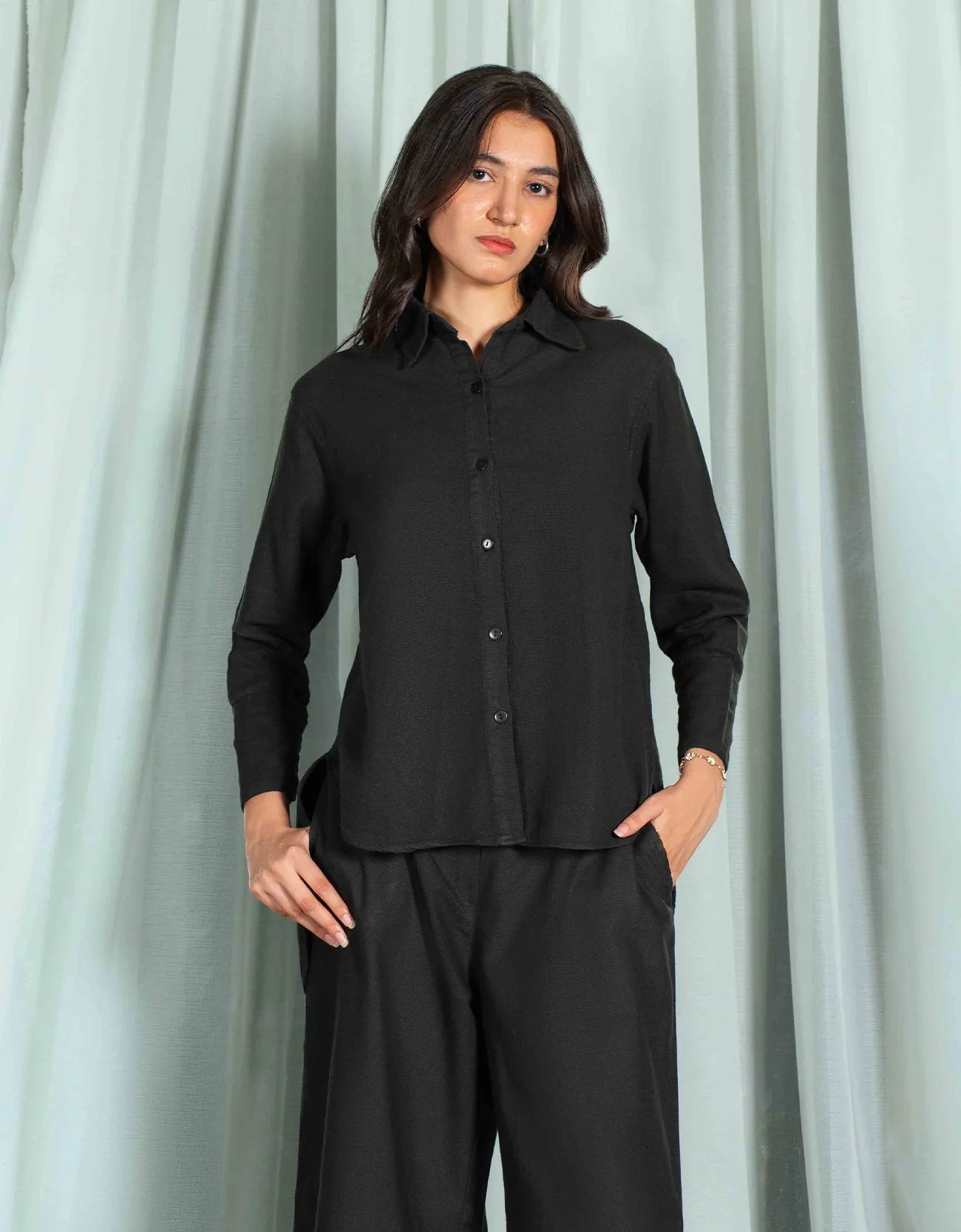 JACQUARD COLLARED BACK TALE SHIRT