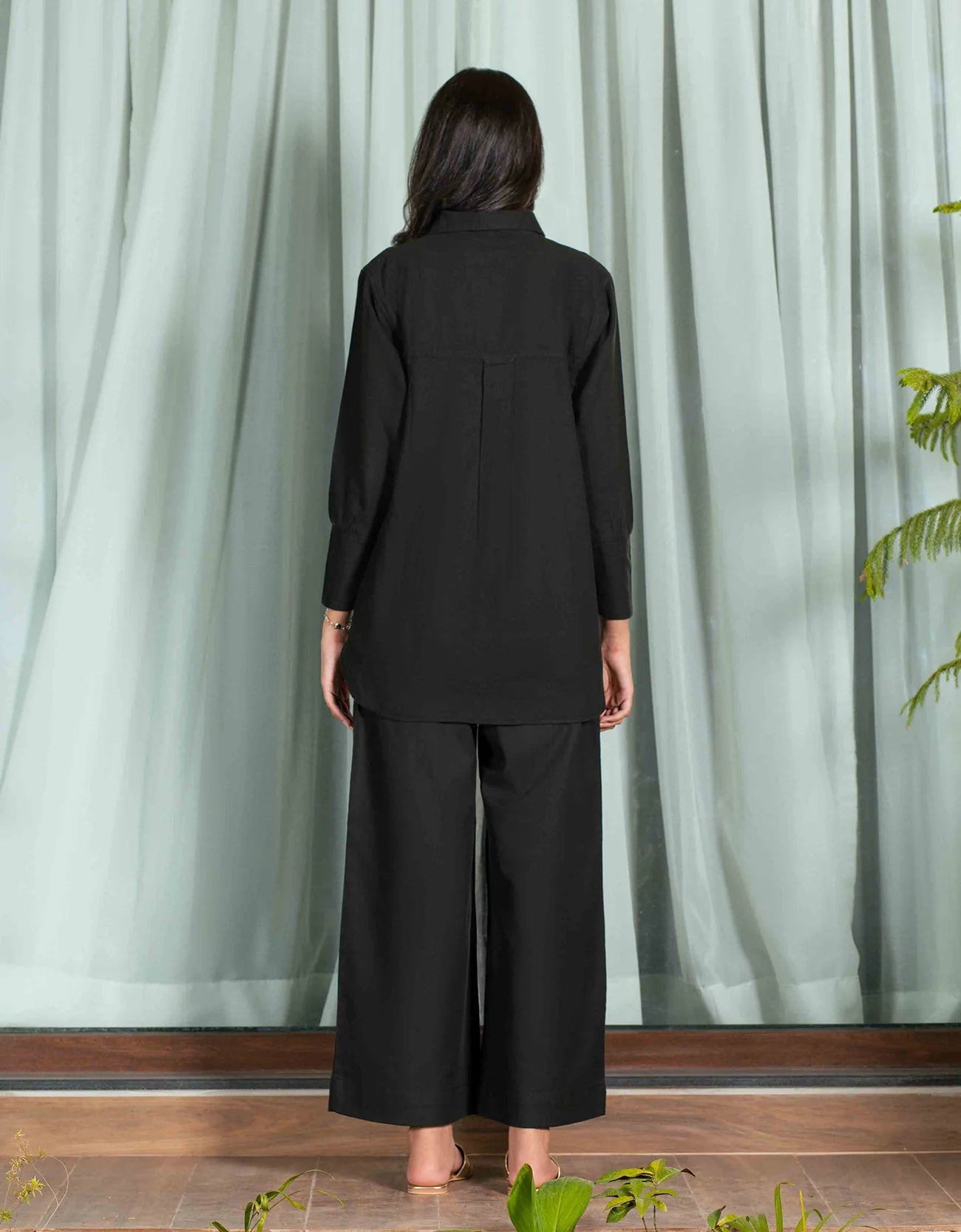 JACQUARD COLLARED BACK TALE SHIRT