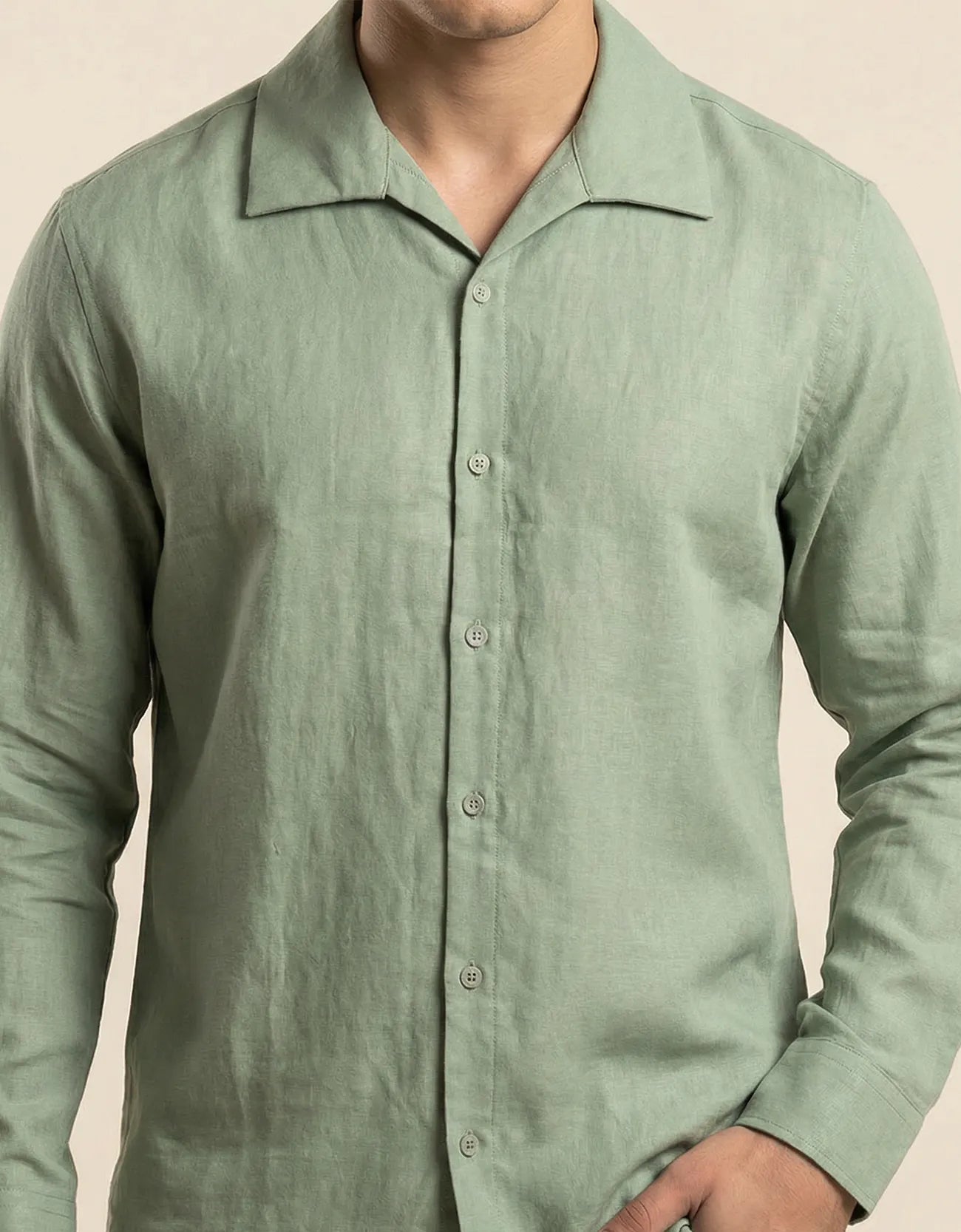 CLASSIC BUTTON-UP SHIRT