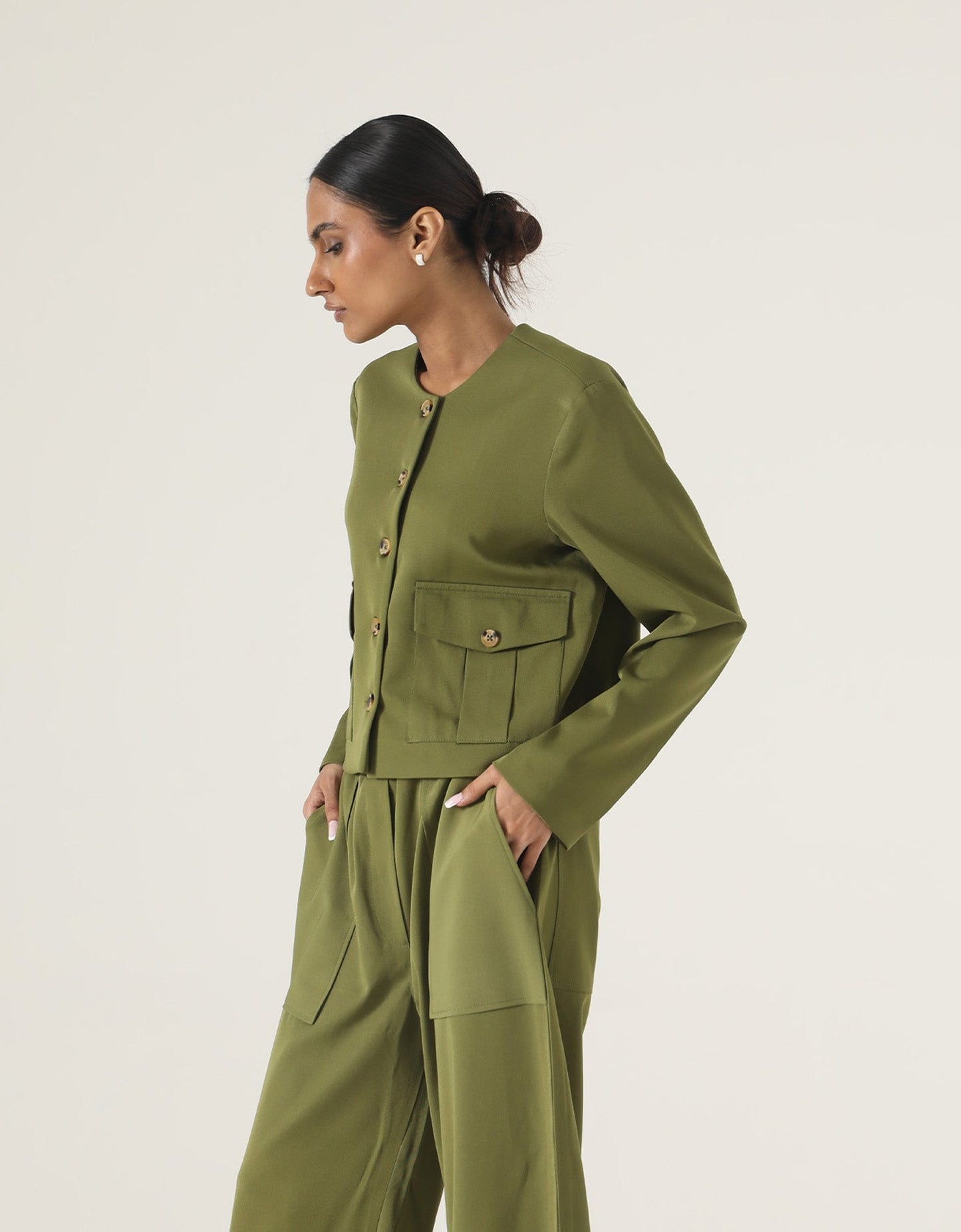SHORT TAILORED JACKET