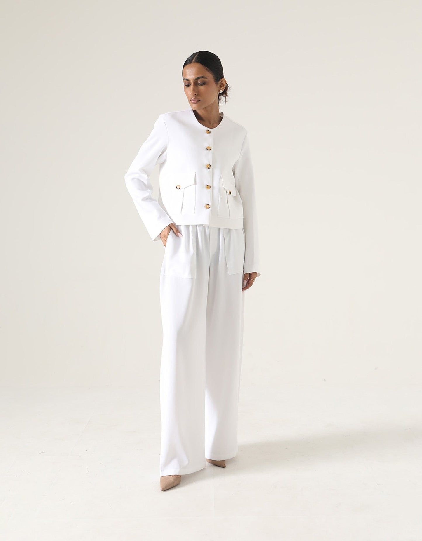 SHORT TAILORED JACKET