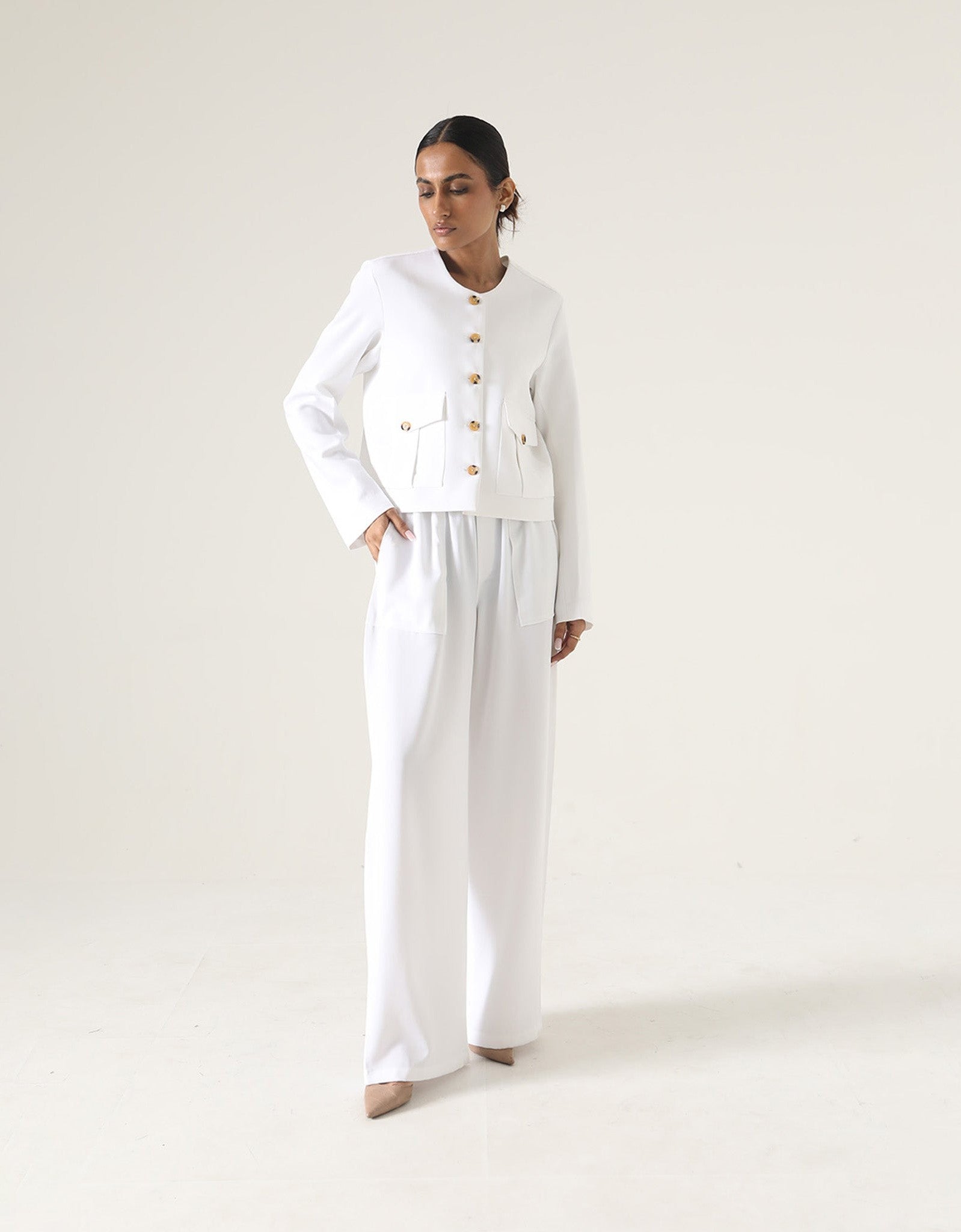 SHORT TAILORED JACKET