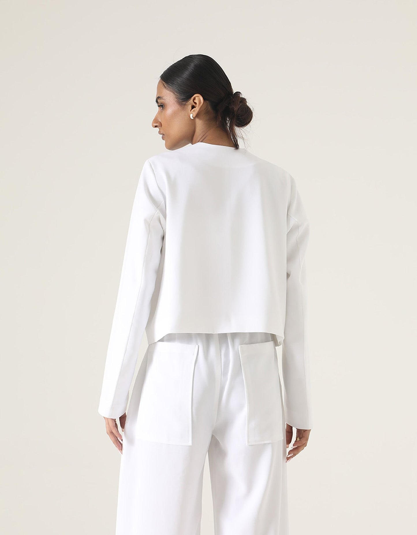 SHORT TAILORED JACKET