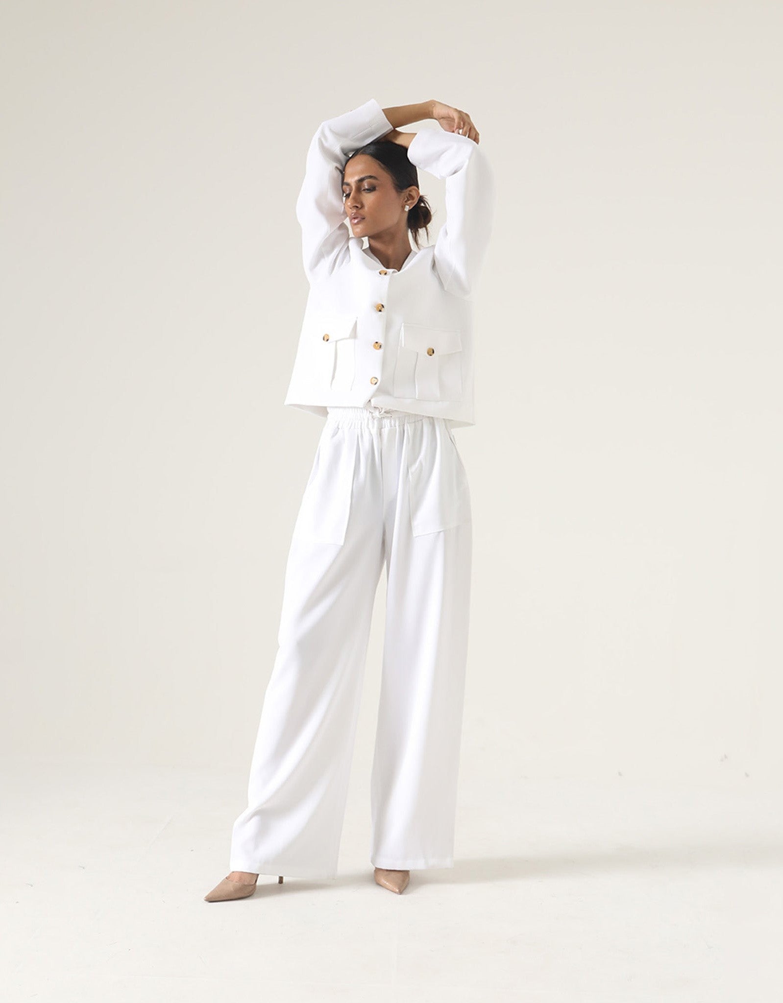 SHORT TAILORED JACKET