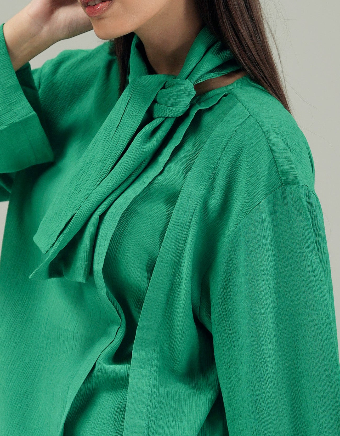 TEXTURED TOP WITH KNOT COLLAR